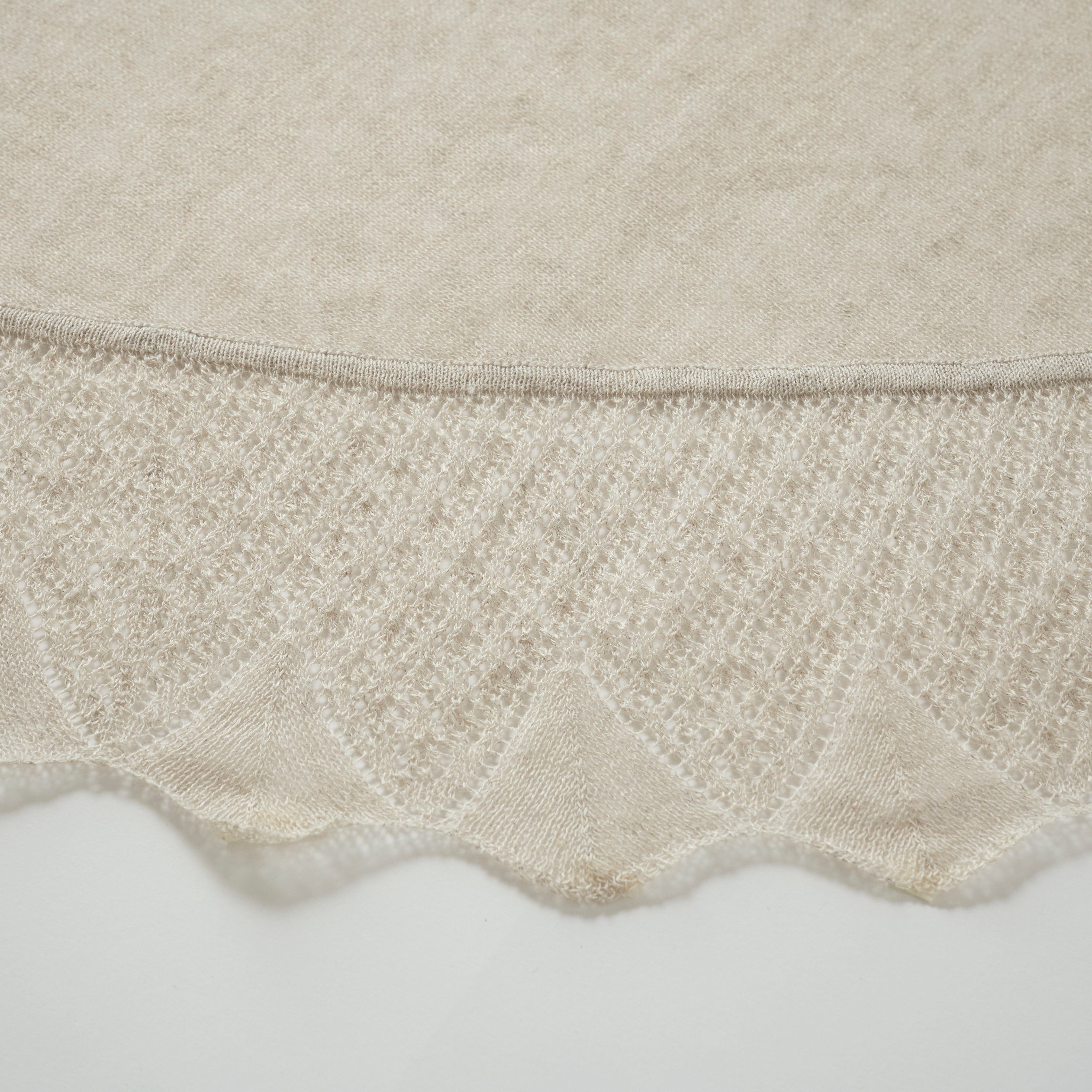 lace knit semicircle shawl(透かし編み 半円ストール)