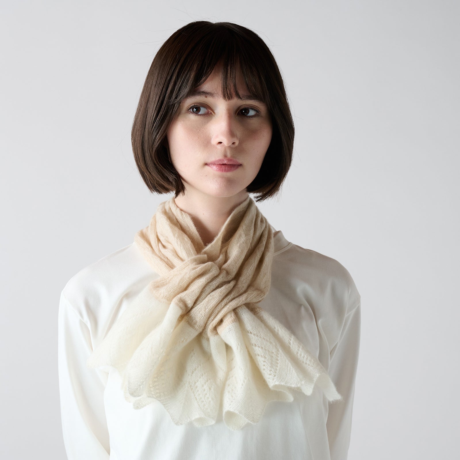 lace knit pull-through muffler(透かし編み 差し込みマフラー)