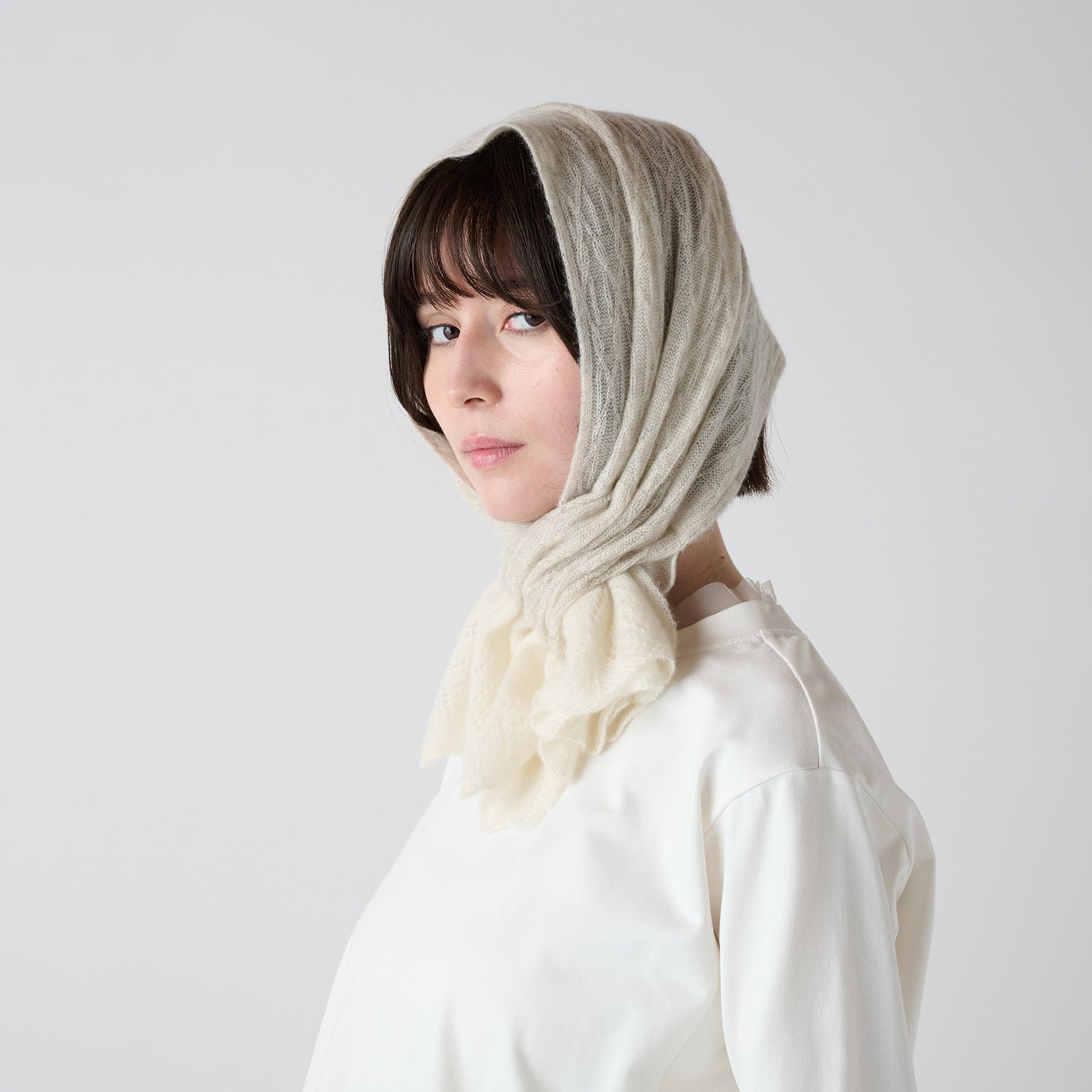 lace knit pull-through muffler(透かし編み 差し込みマフラー)