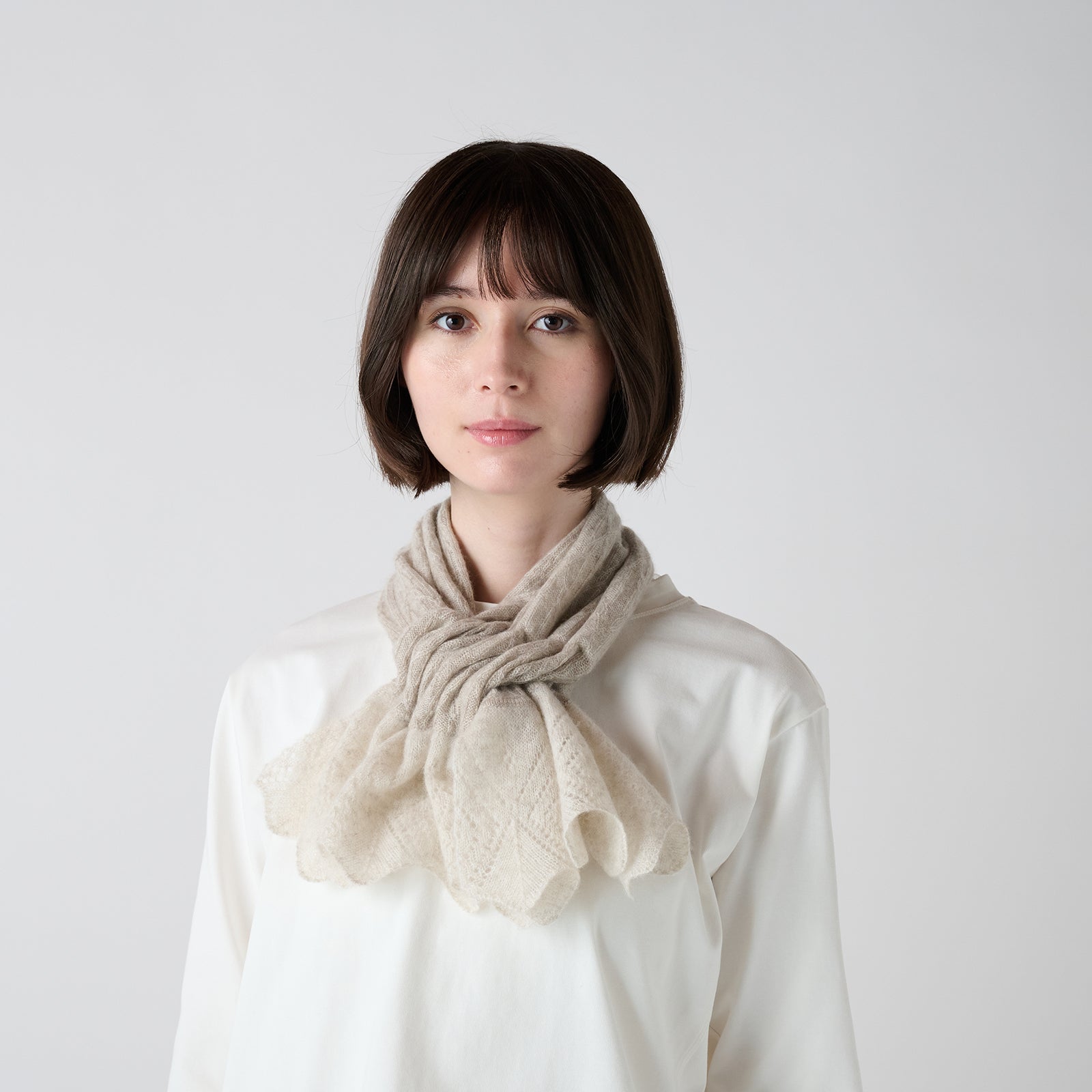 lace knit pull-through muffler(透かし編み 差し込みマフラー)