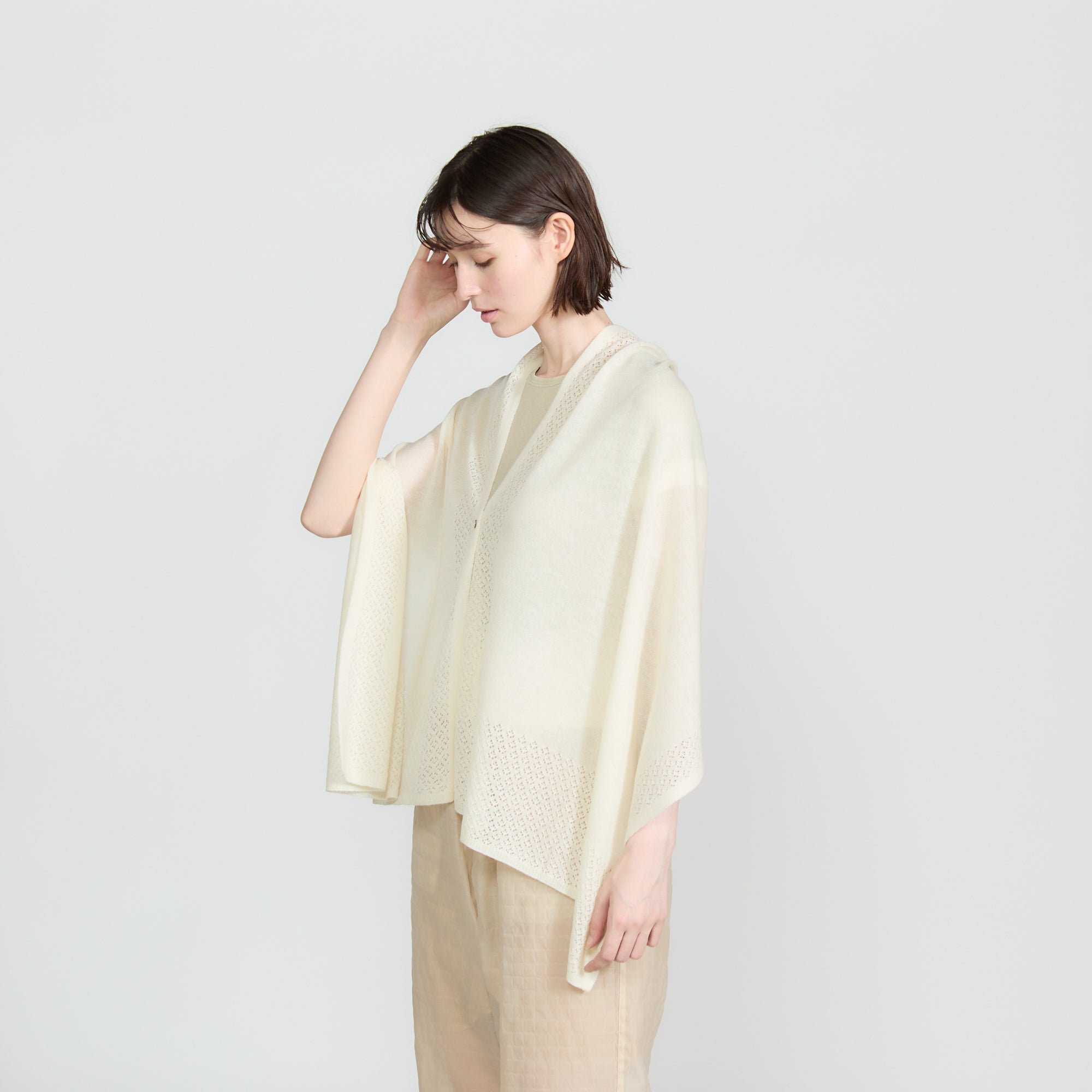 wool cashmere knit stole with button(ウールカシミヤ ボタン付ニットストール)