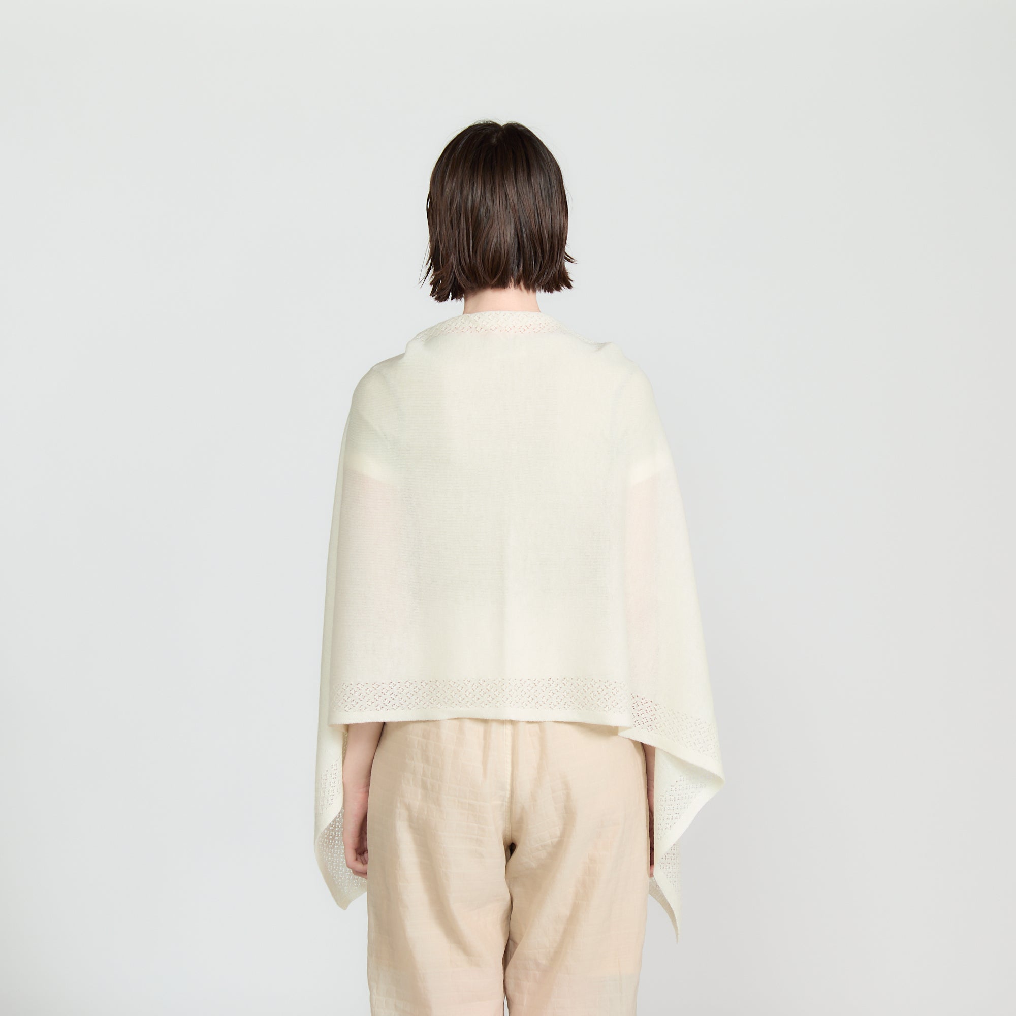 wool cashmere knit stole with button(ウールカシミヤ ボタン付ニットストール)