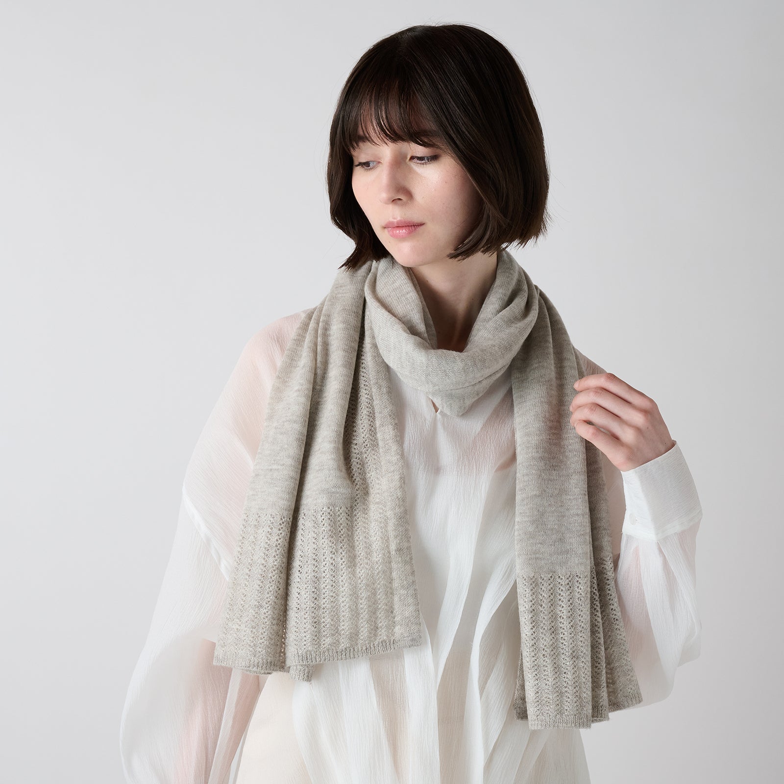 button knit stole(ボタン付き ニットストール)
