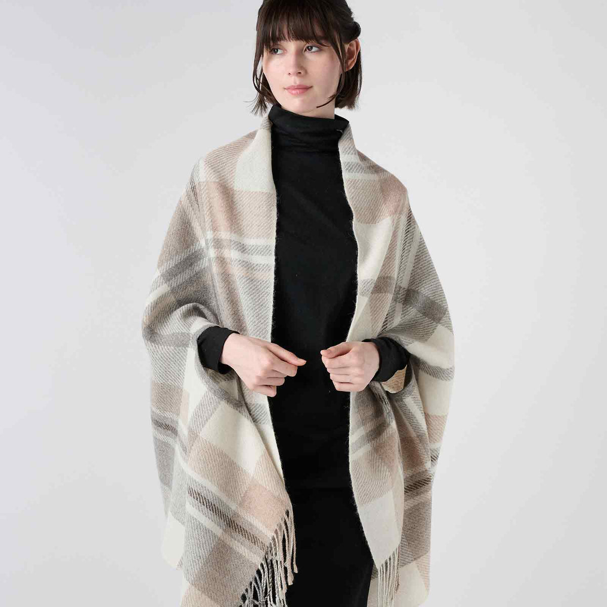 【Coming soon】llama stole with armholes(ラマ アームホール付きストール)