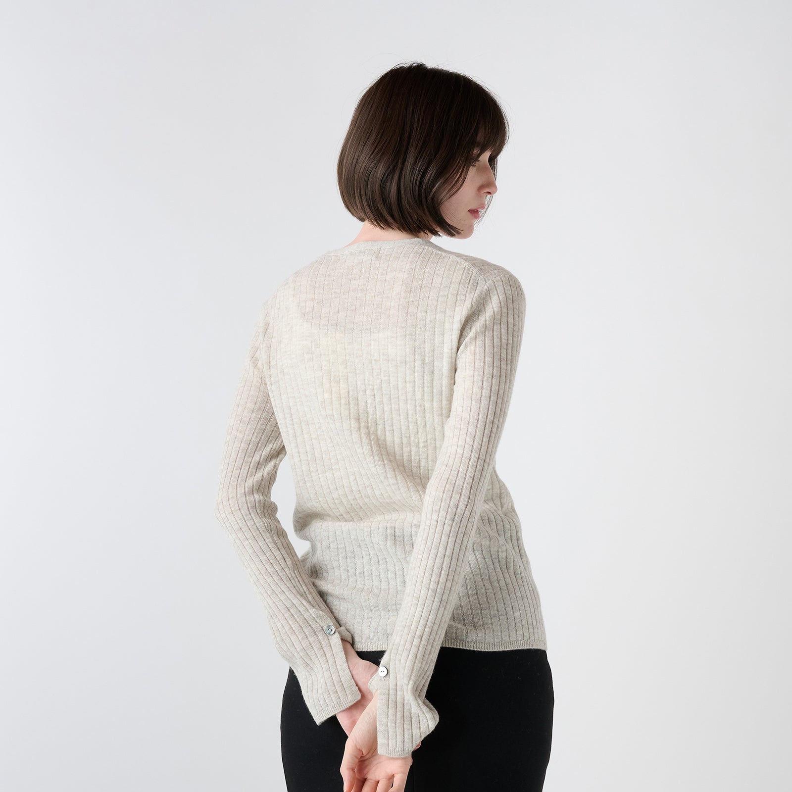 high gauge V-neck cardigan(ハイゲージ Vネックニットカーディガン)