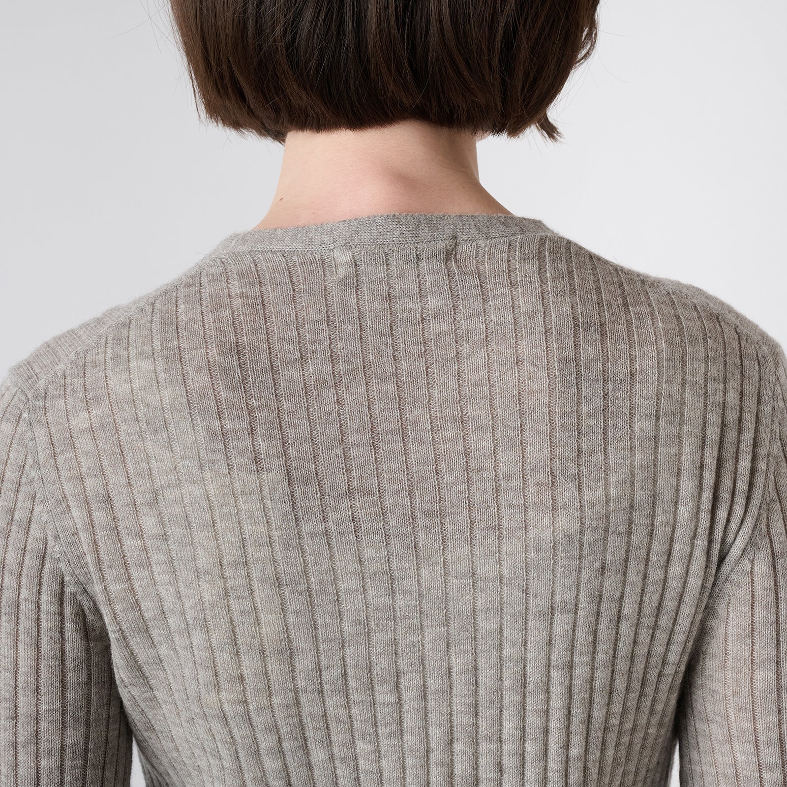 high gauge V-neck cardigan(ハイゲージ Vネックニットカーディガン)