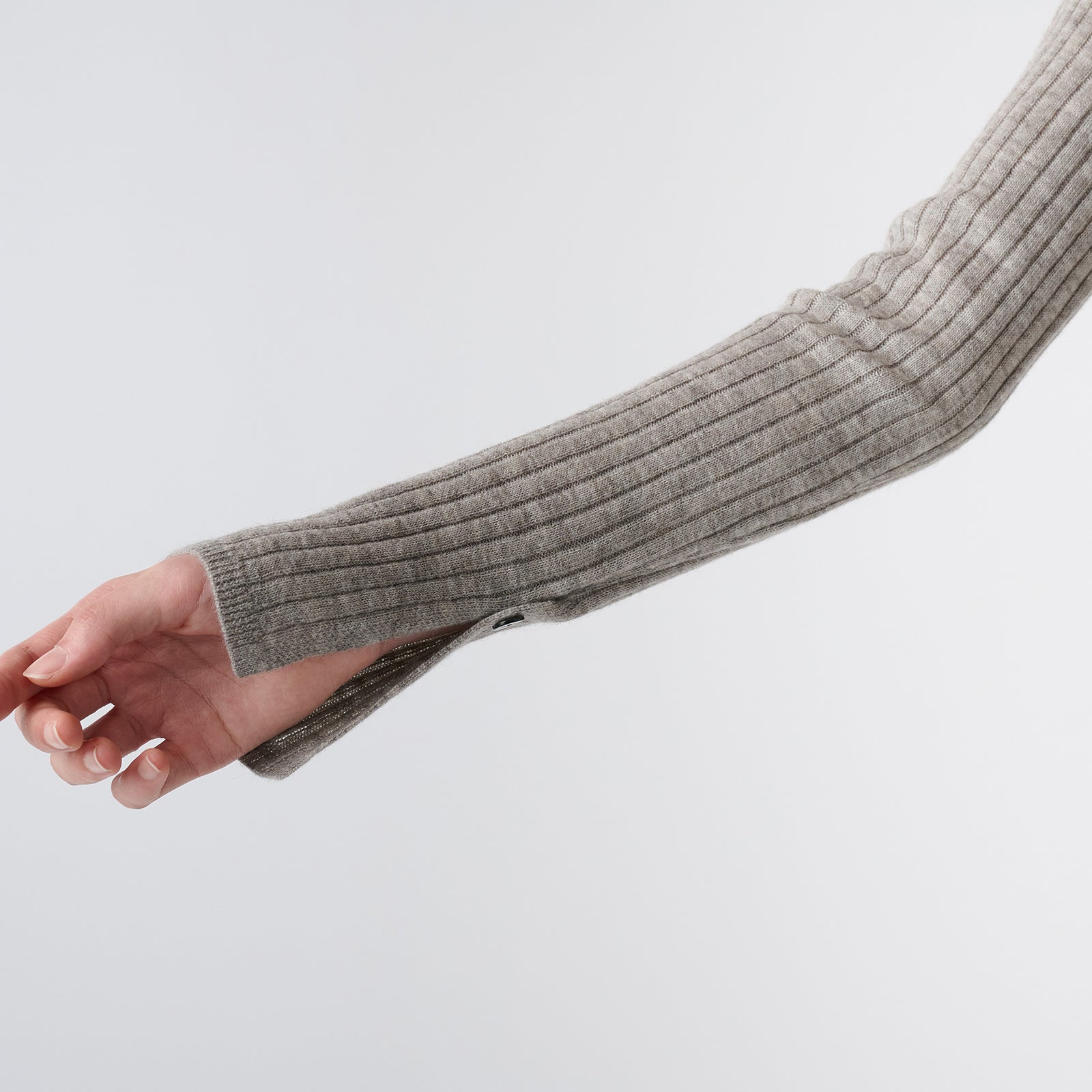 high gauge V-neck cardigan(ハイゲージ Vネックニットカーディガン)
