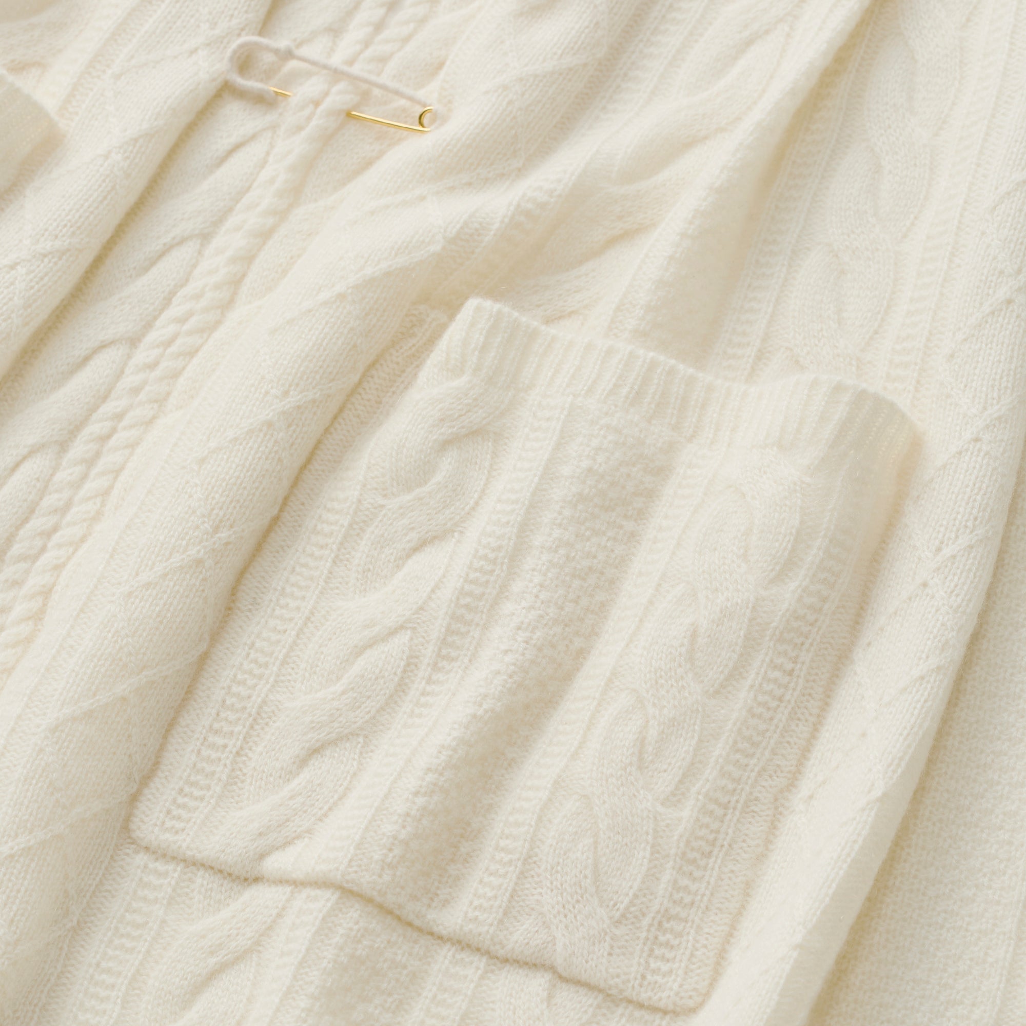 aran knit stole(アラン編みニットストール)