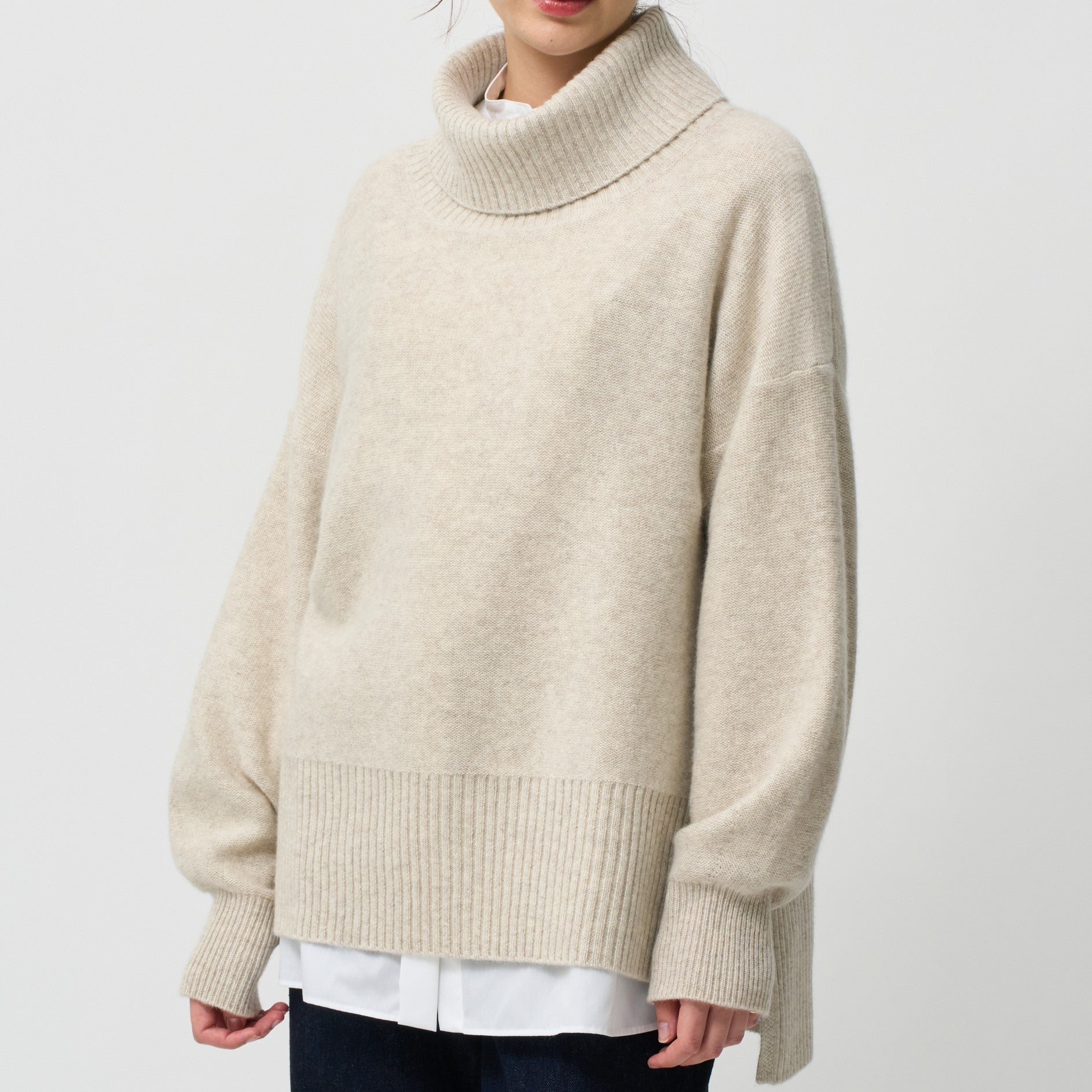 【24AW】cashmere off turtle knit pull over(カシミヤオフタートルニットプルオーバー)EC限定ギフトバッグ付き