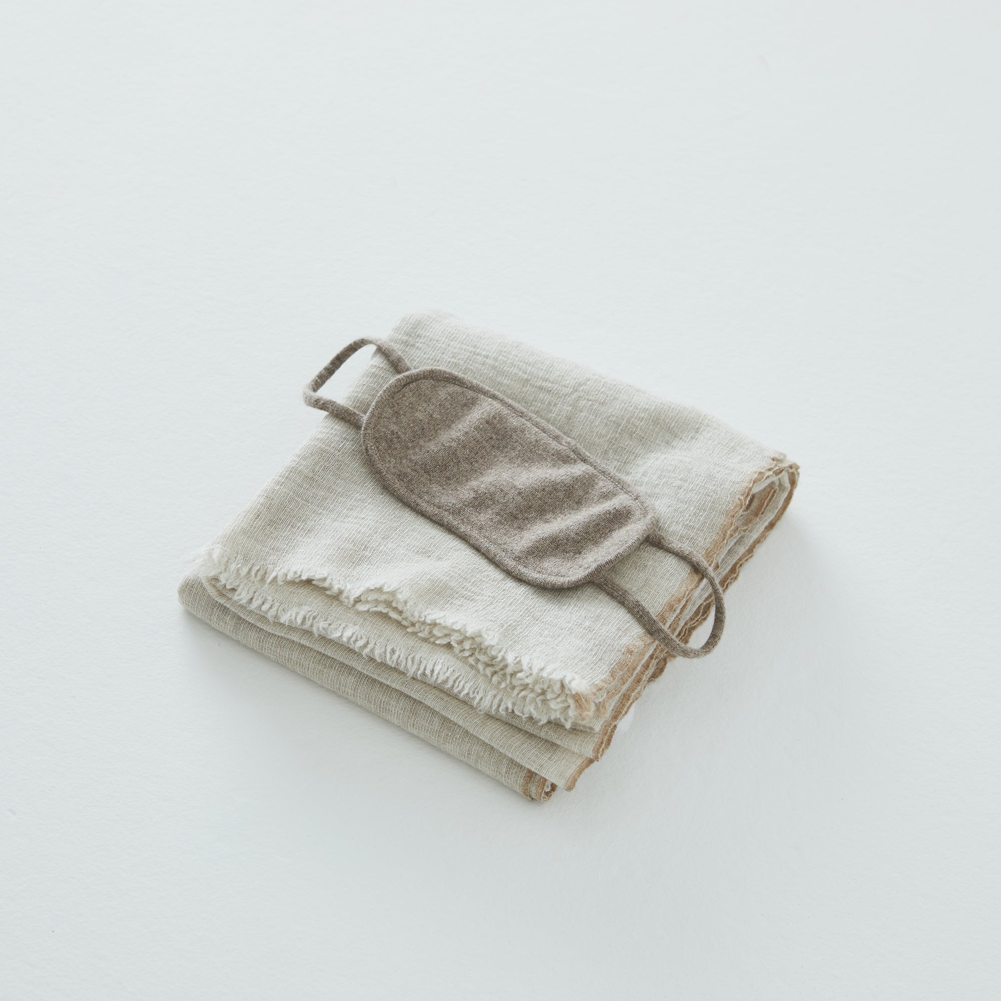 U#02 | アイマスク