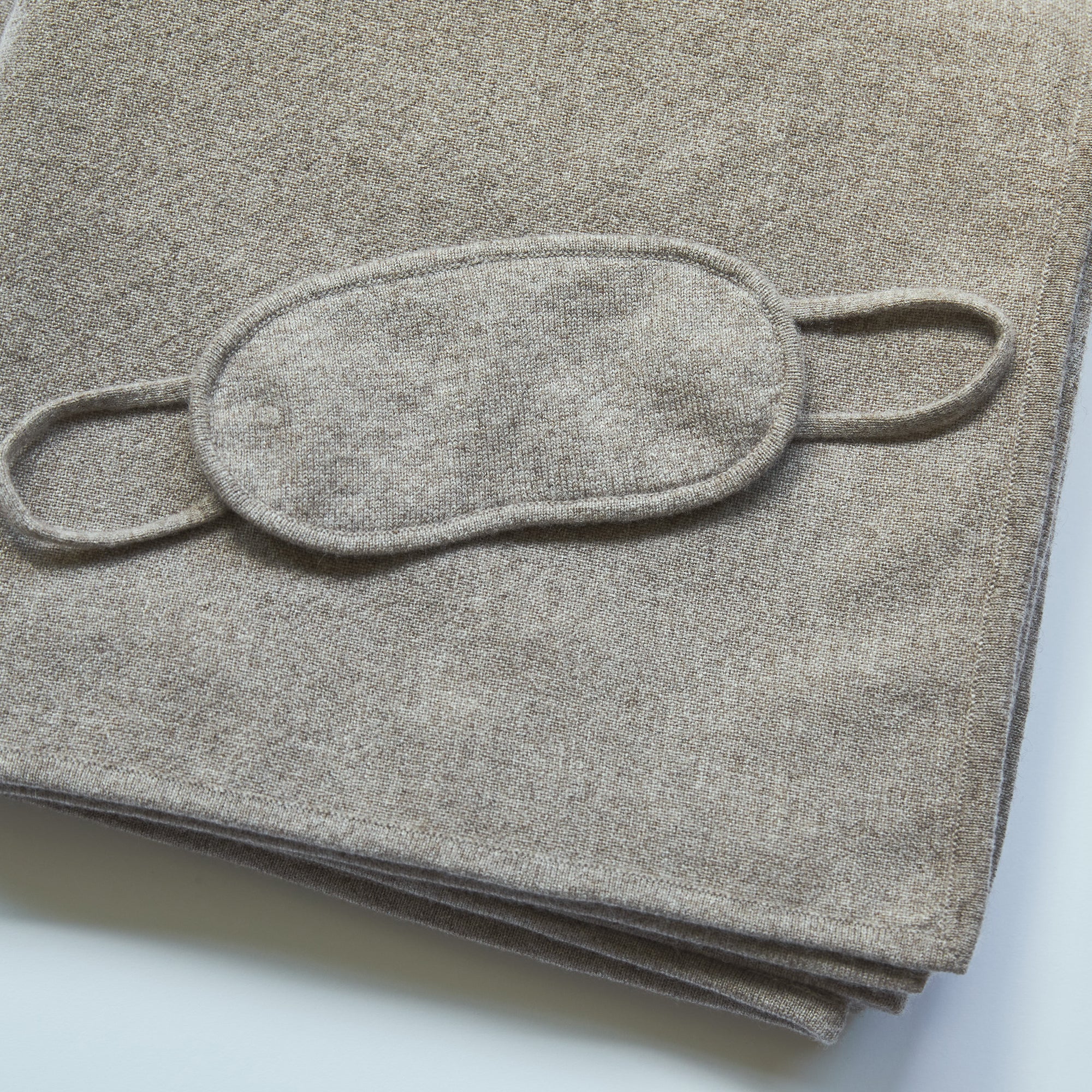 U#02 | アイマスク