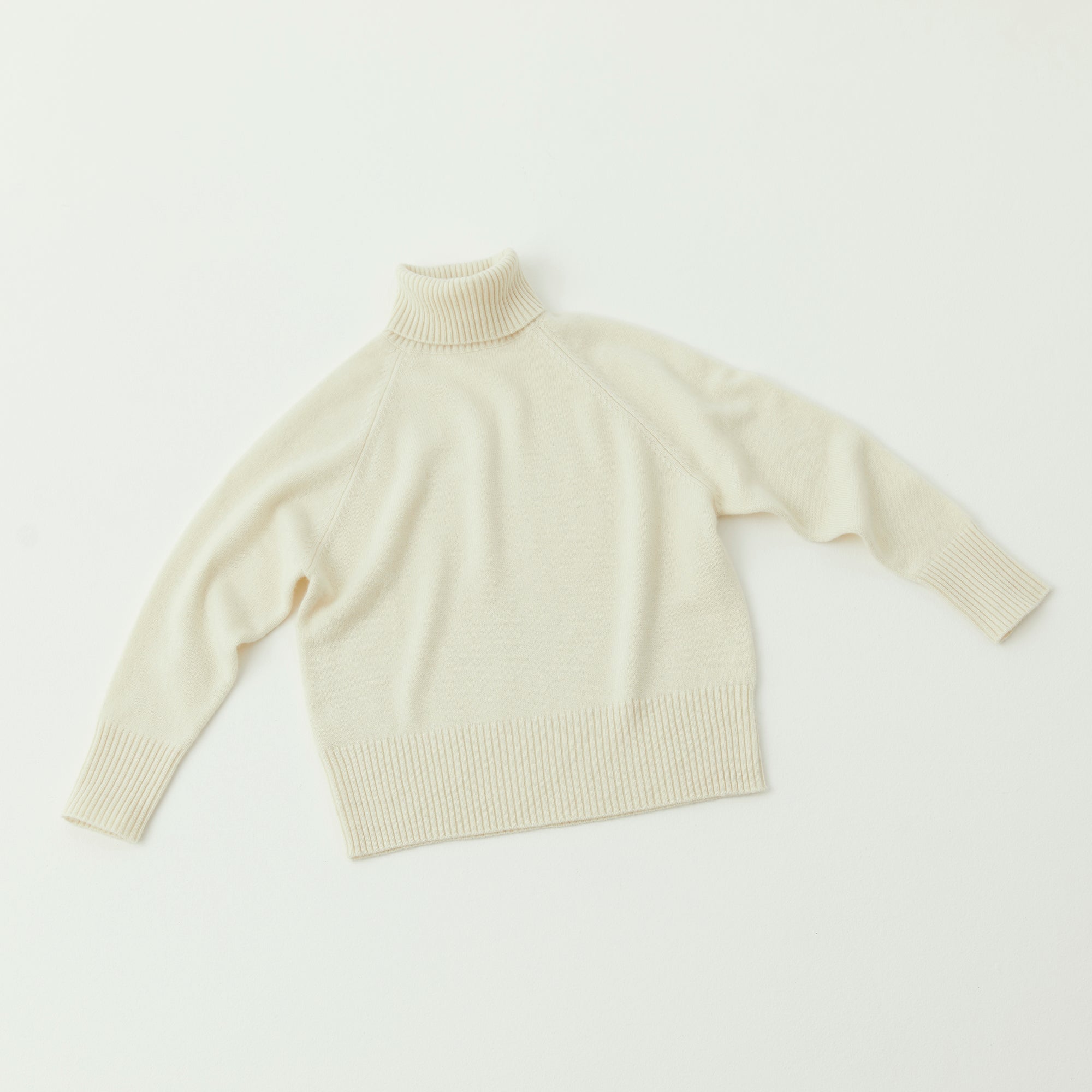 W#04 | タートルネックセーター