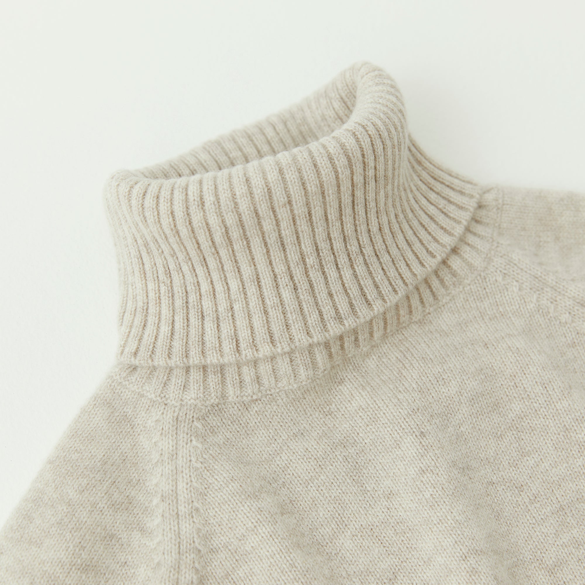 W#04 | タートルネックセーター