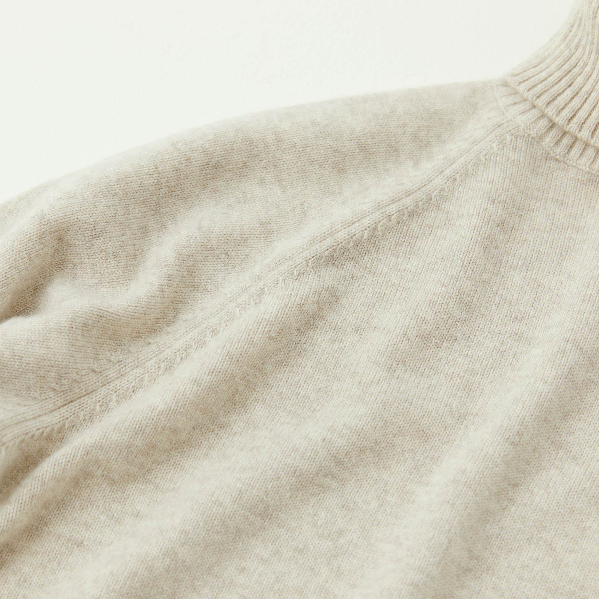 W#04 | タートルネックセーター