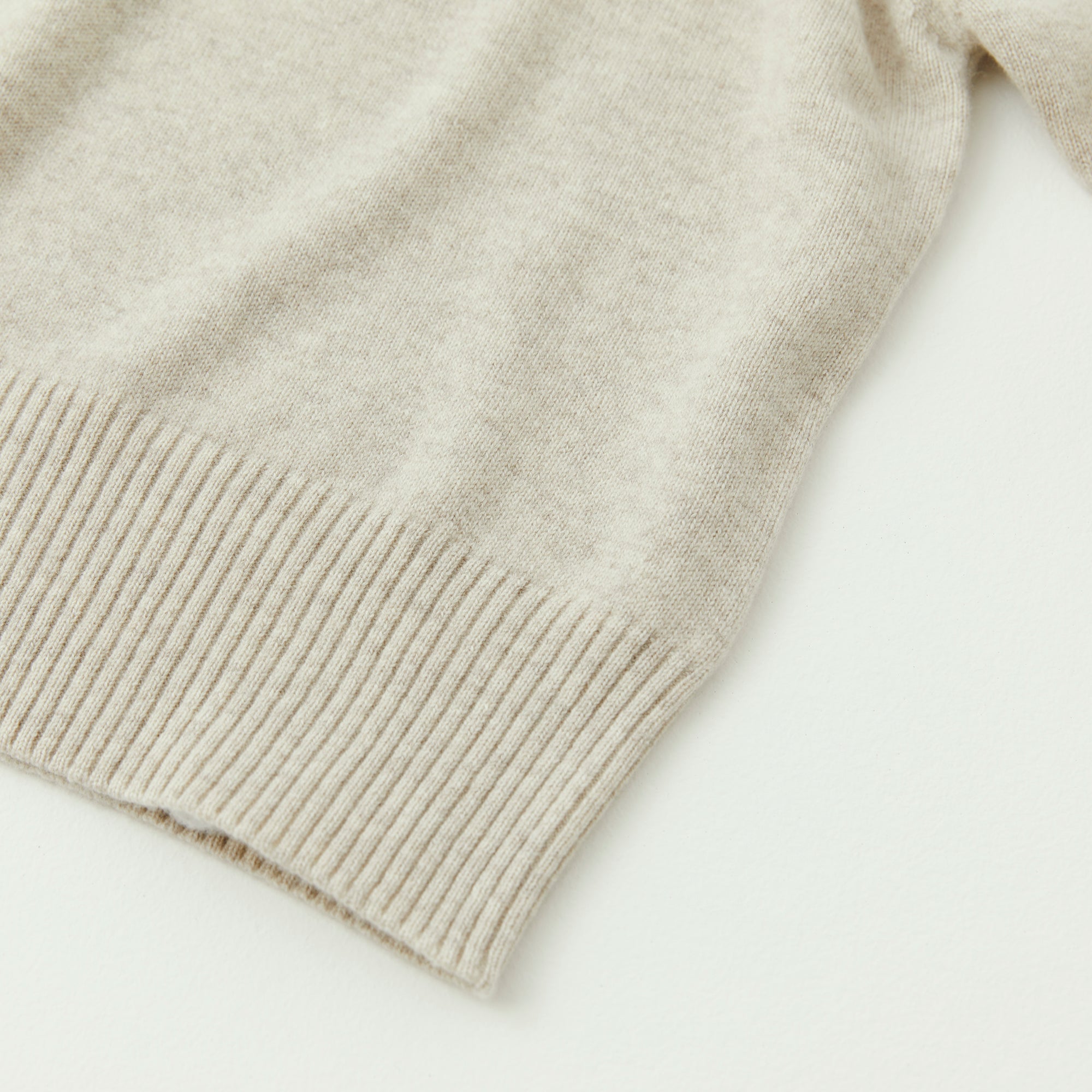 W#04 | タートルネックセーター