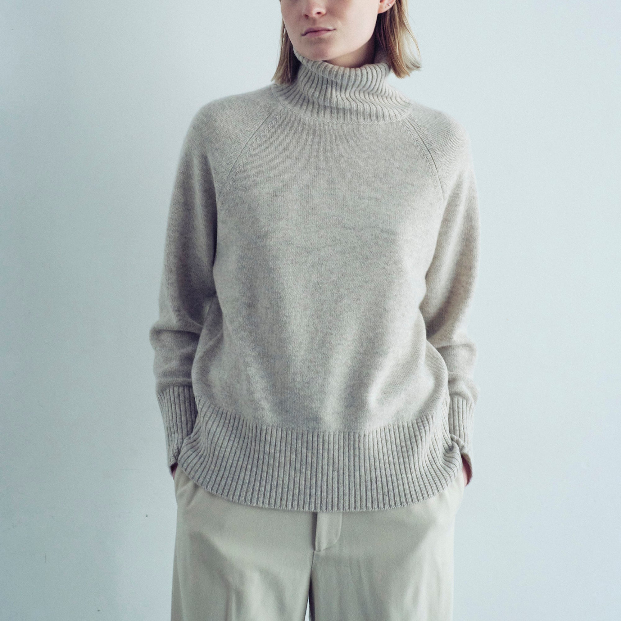 W#04 | タートルネックセーター