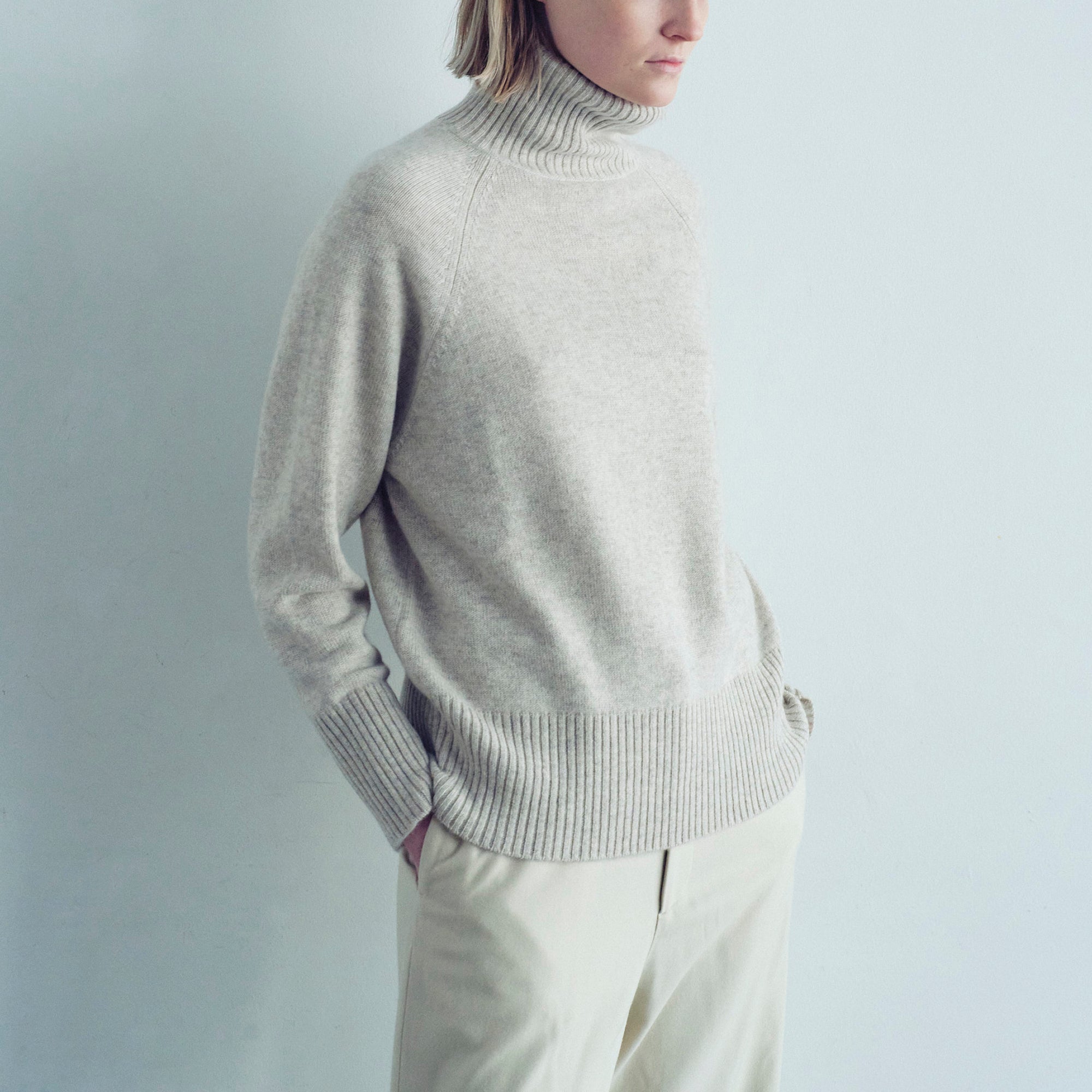 W#04 | タートルネックセーター