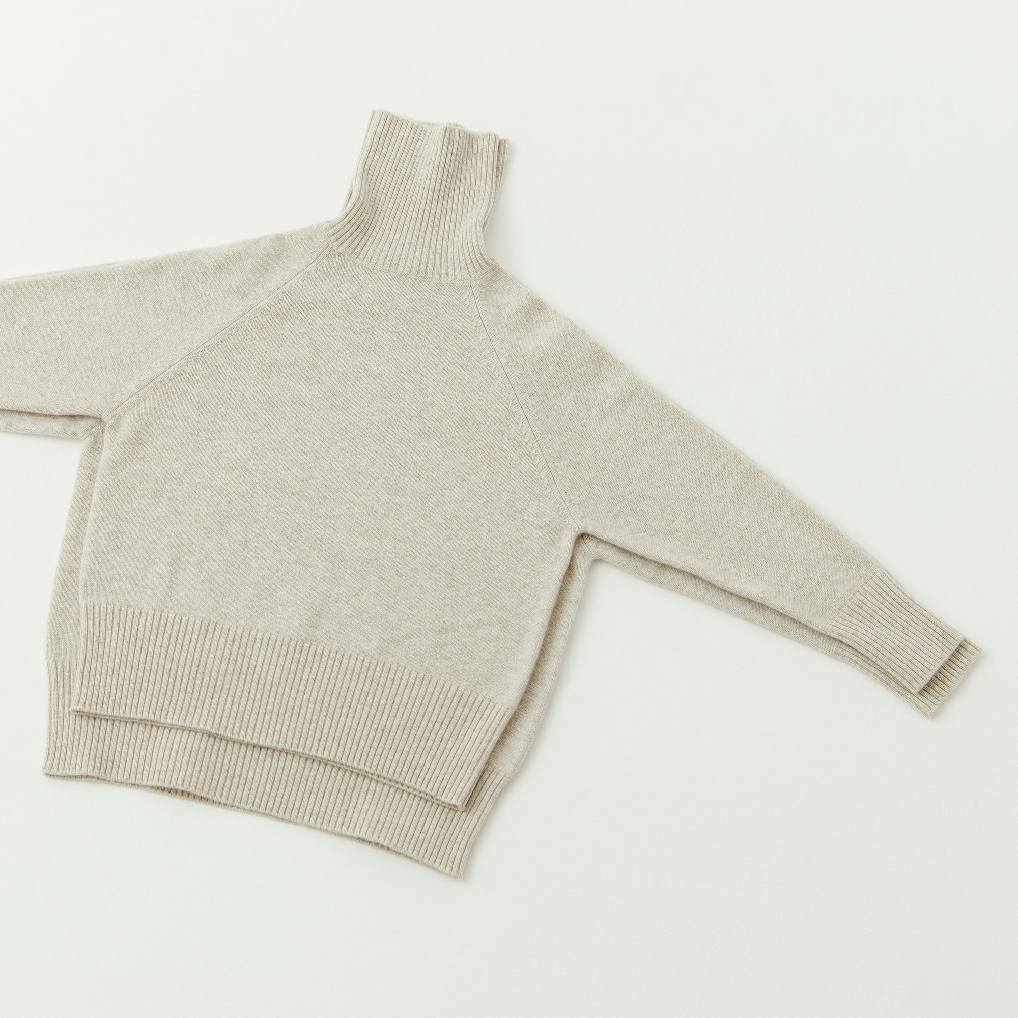 W#04 | タートルネックセーター