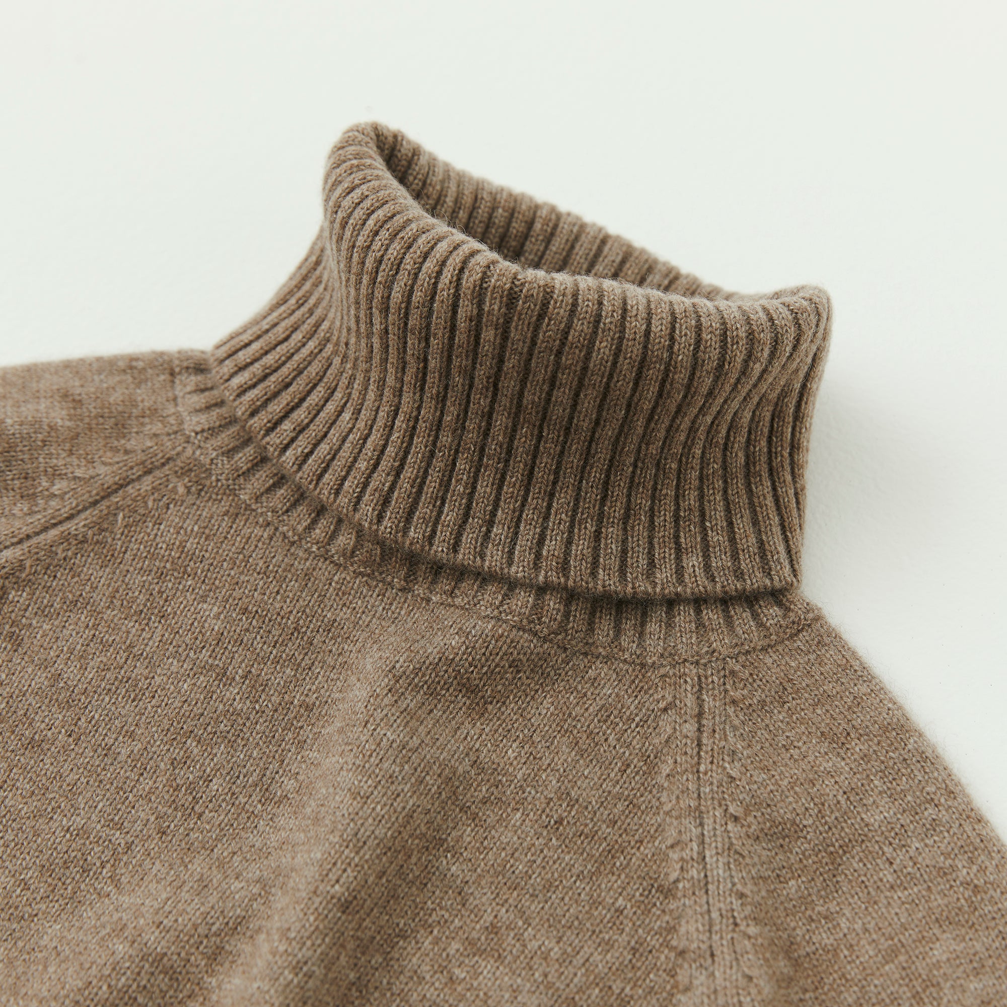 W#04 | タートルネックセーター