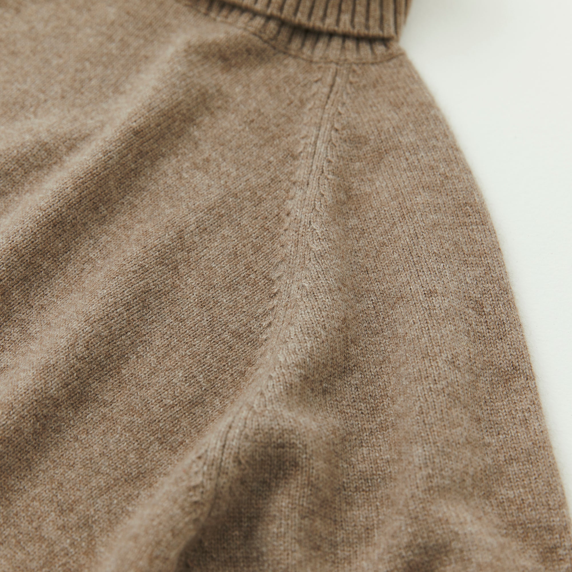 W#04 | タートルネックセーター