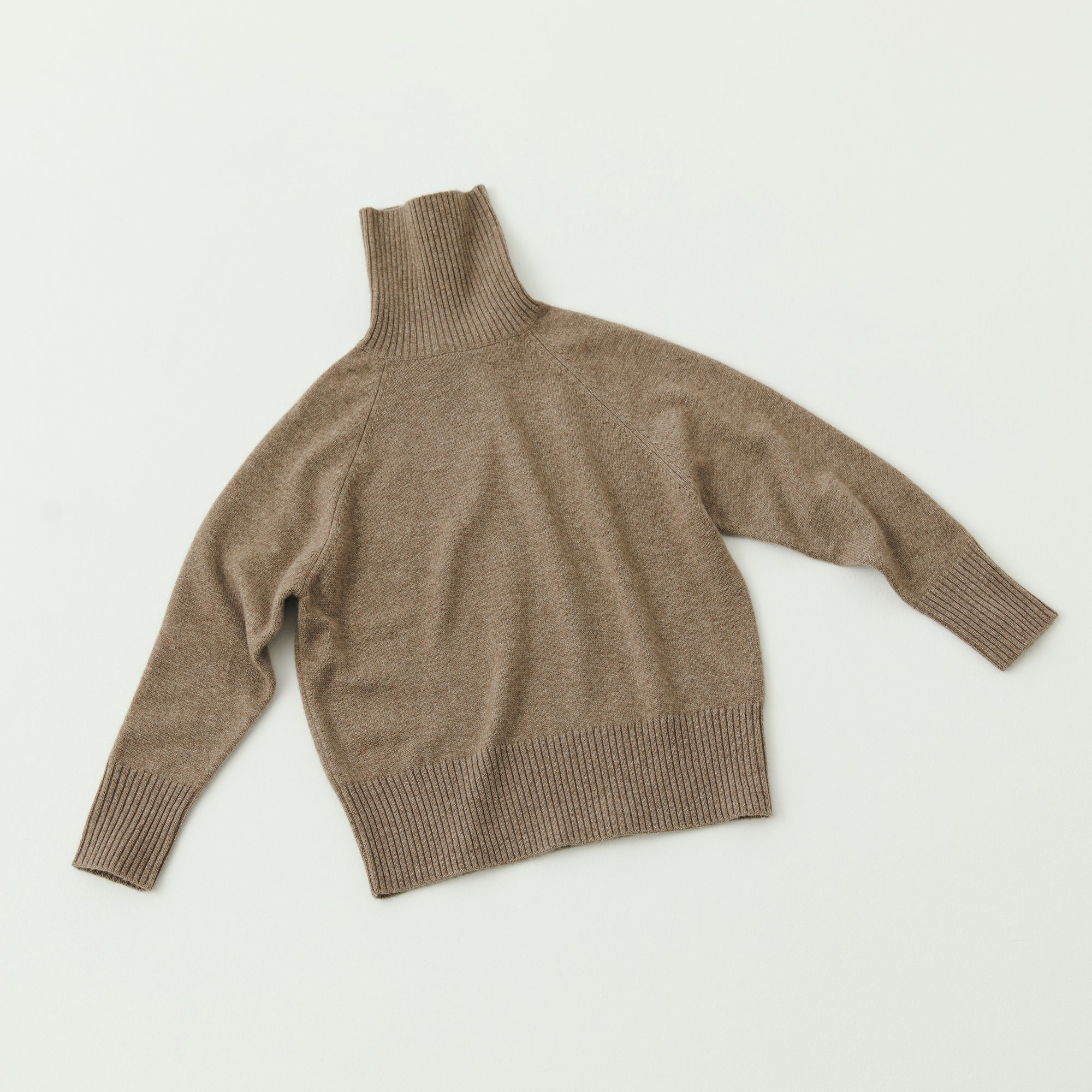 W#04 | タートルネックセーター