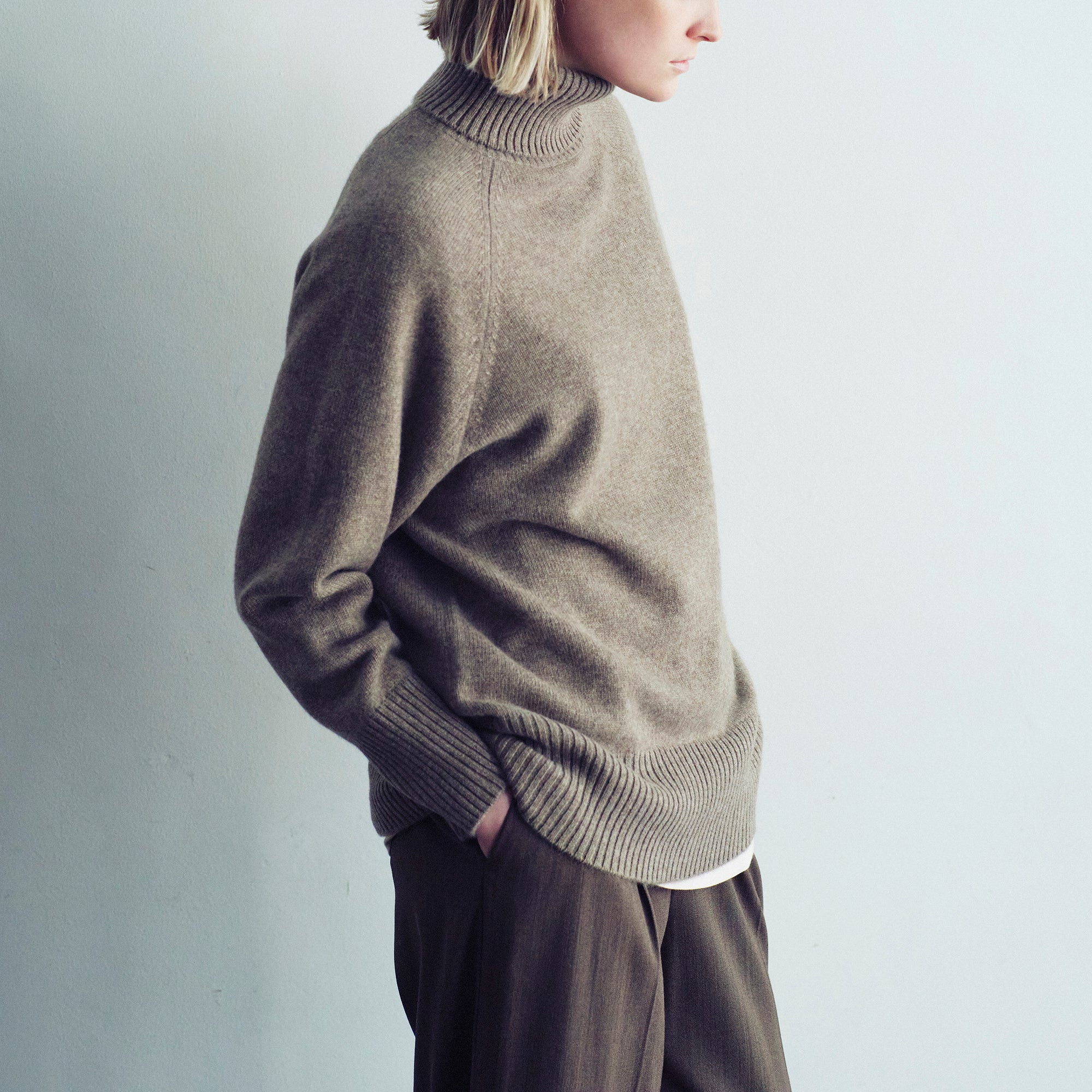 W#04 | タートルネックセーター