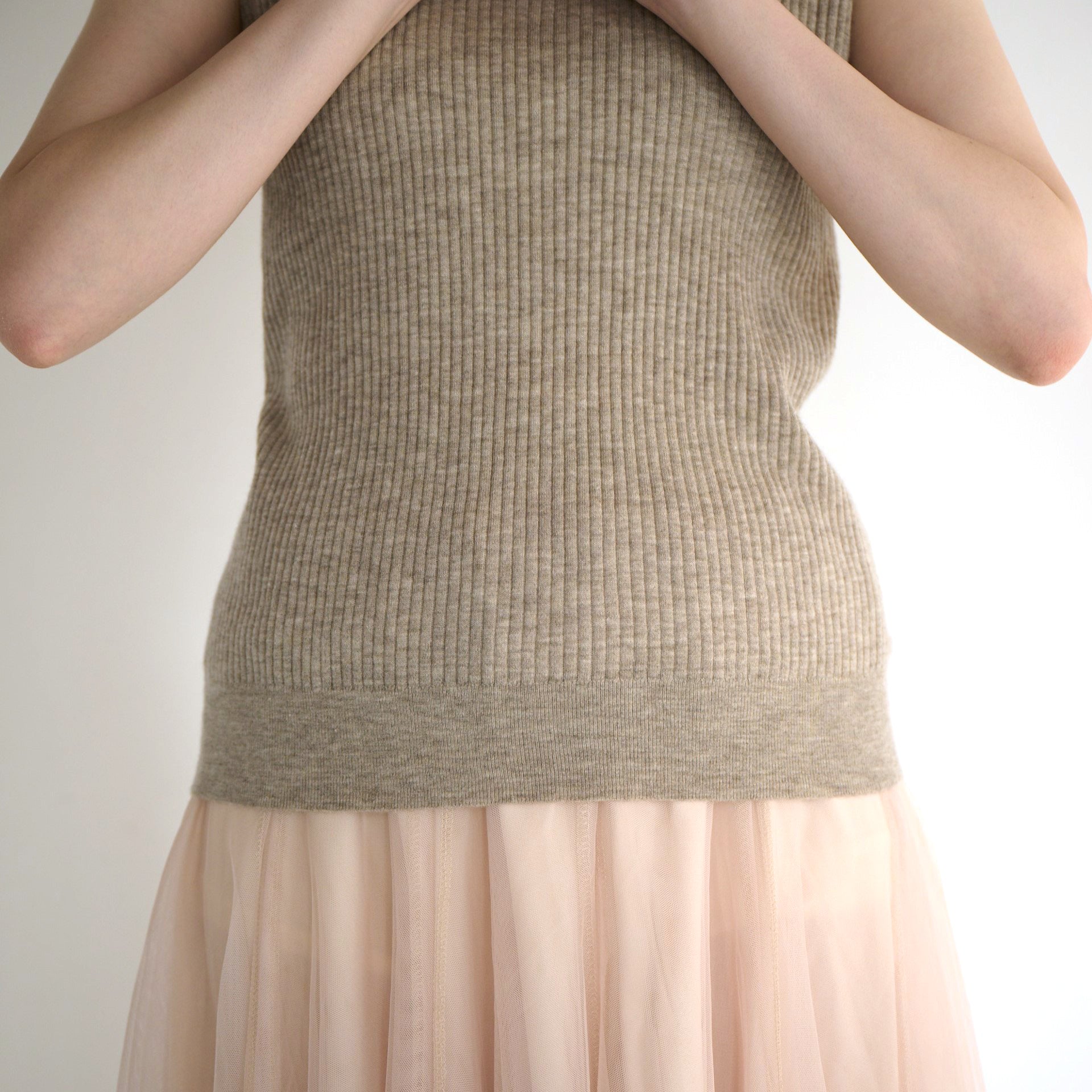 cashmere rib knit sleeveless pullover(カシミヤ100％リブニットノースリーブ)