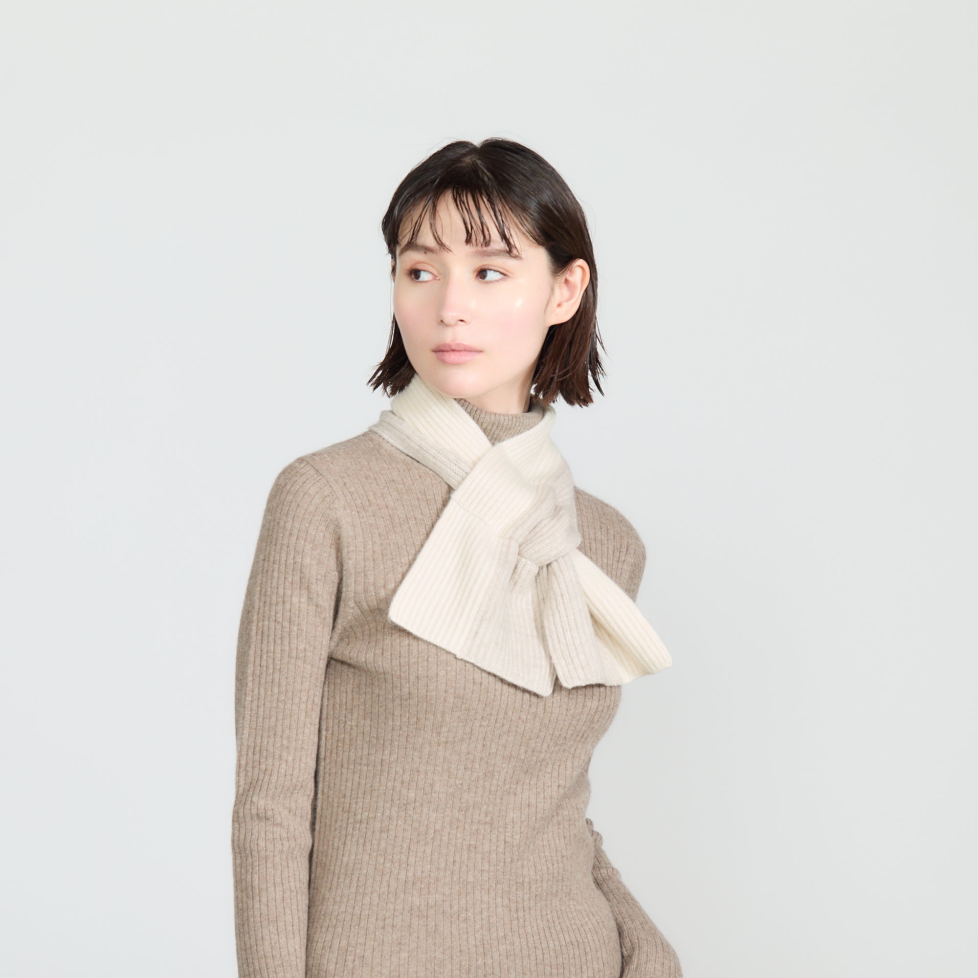 新品Natural Basic カシミヤ100% ニットスカーフ ベージュ 新品Natural Basic カシミヤ100% ニットスカーフ ベージュ 新品