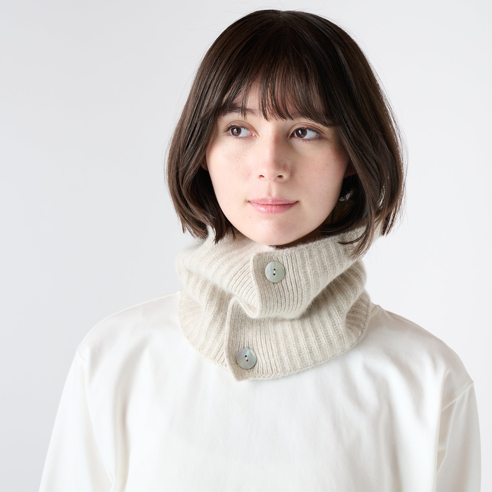 cashmere button neck warmer（カシミヤ ボタン付きネックウォーマー）