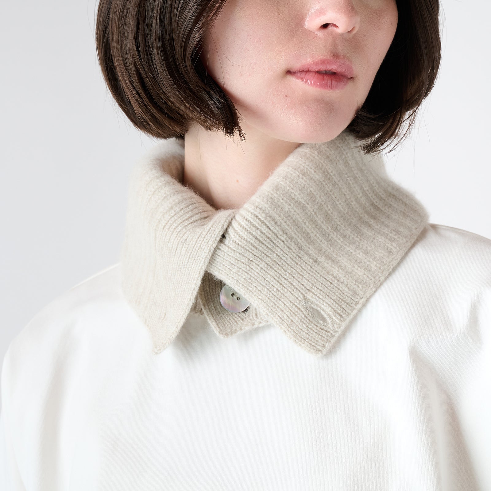 cashmere button neck warmer（カシミヤ ボタン付きネックウォーマー）