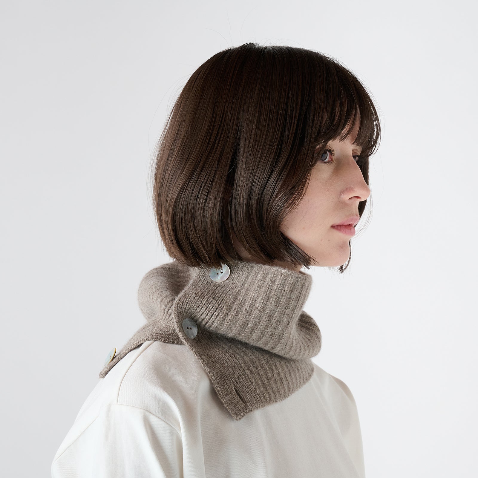 cashmere button neck warmer（カシミヤ ボタン付きネックウォーマー）