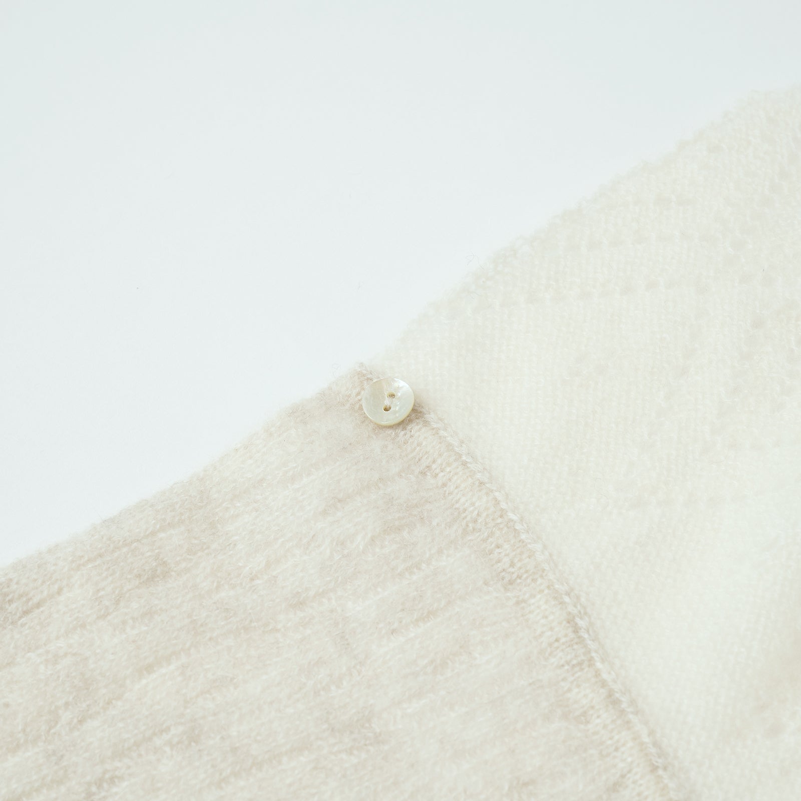 lace knit pull-through muffler（透かし編み 差し込みマフラー）