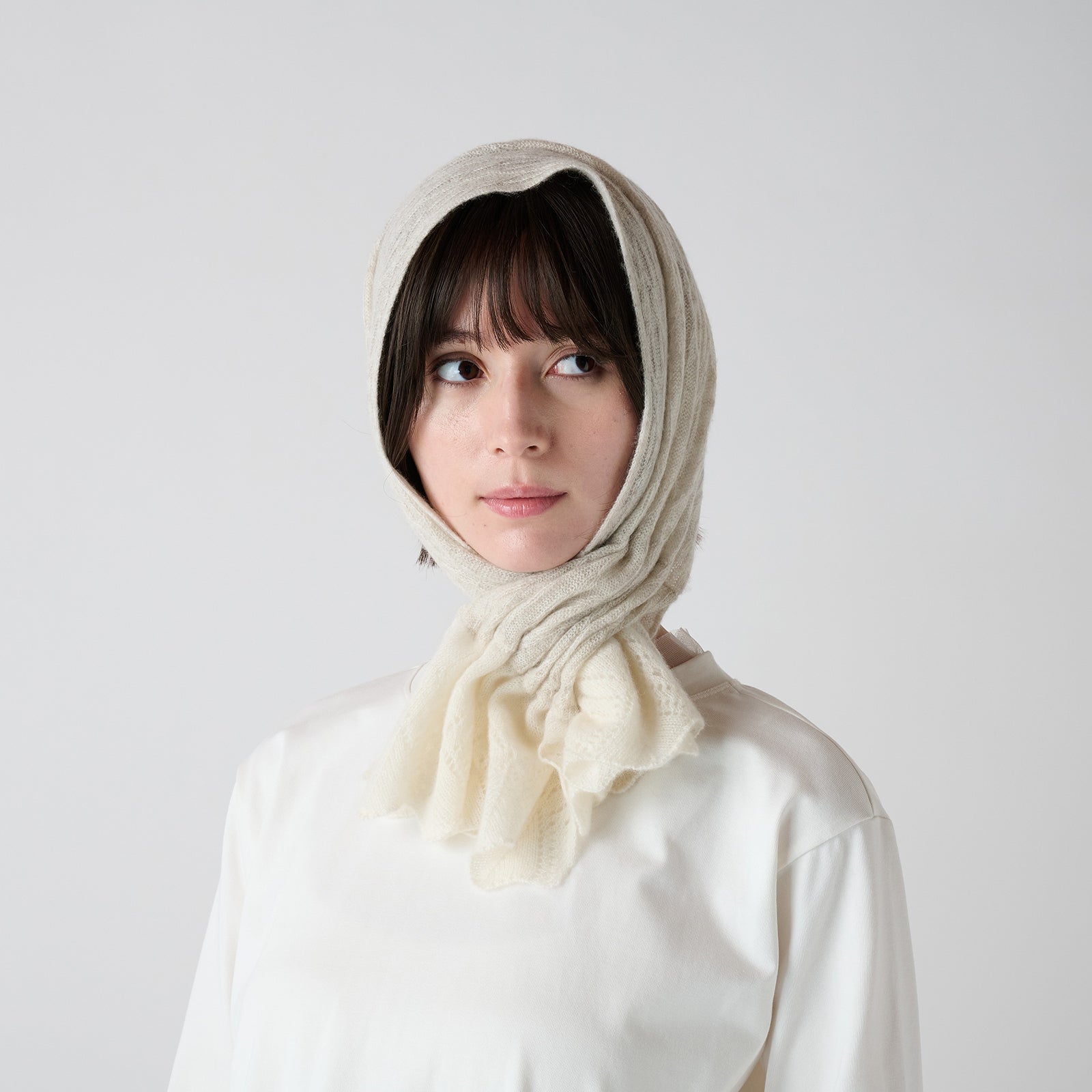 lace knit pull-through muffler（透かし編み 差し込みマフラー）