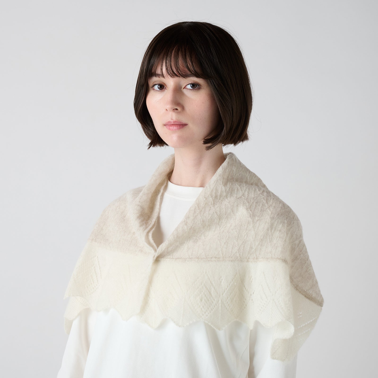 lace knit pull-through muffler（透かし編み 差し込みマフラー）