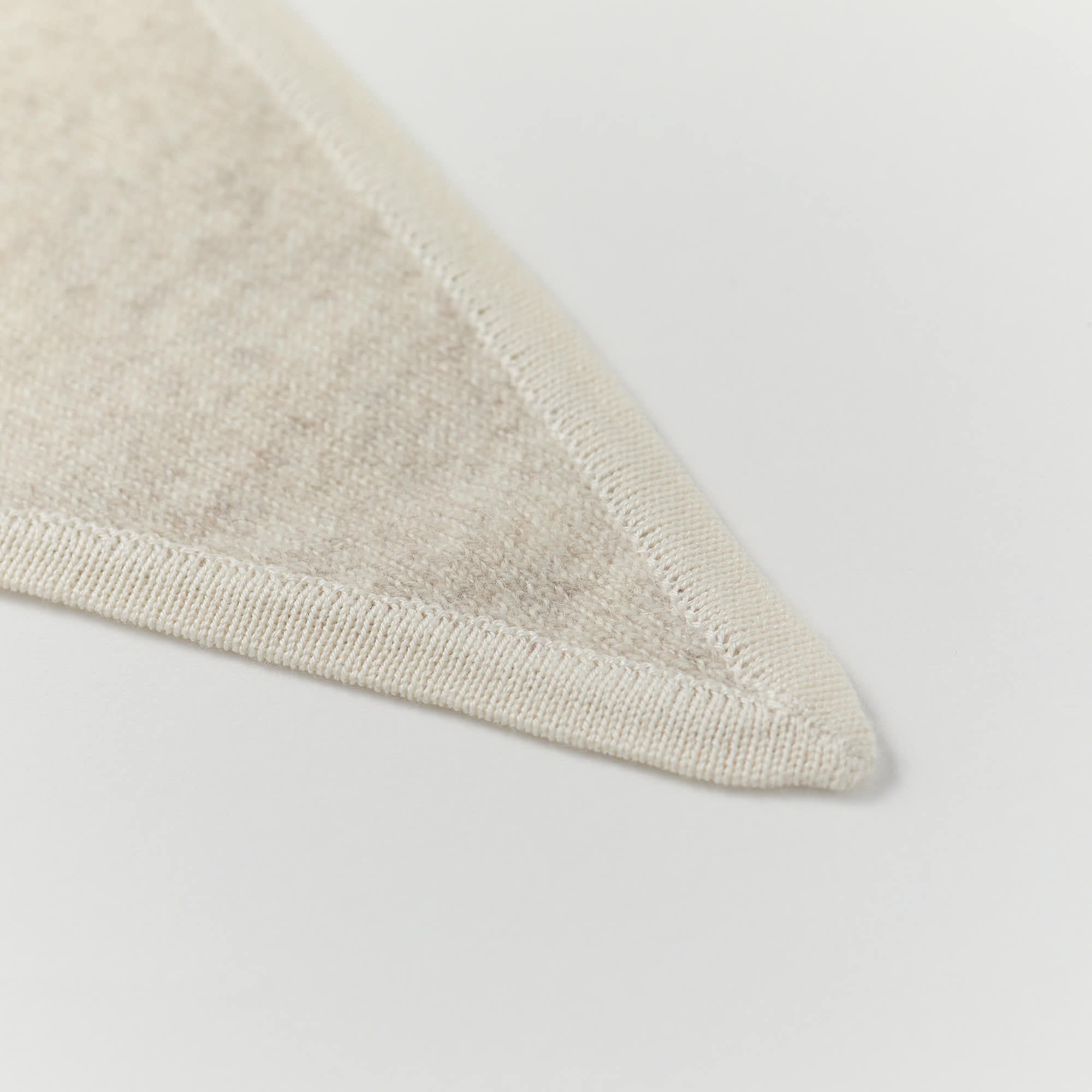 cashmere diamond-shaped knit scarf(カシミヤ ダイヤモンドスカーフ)