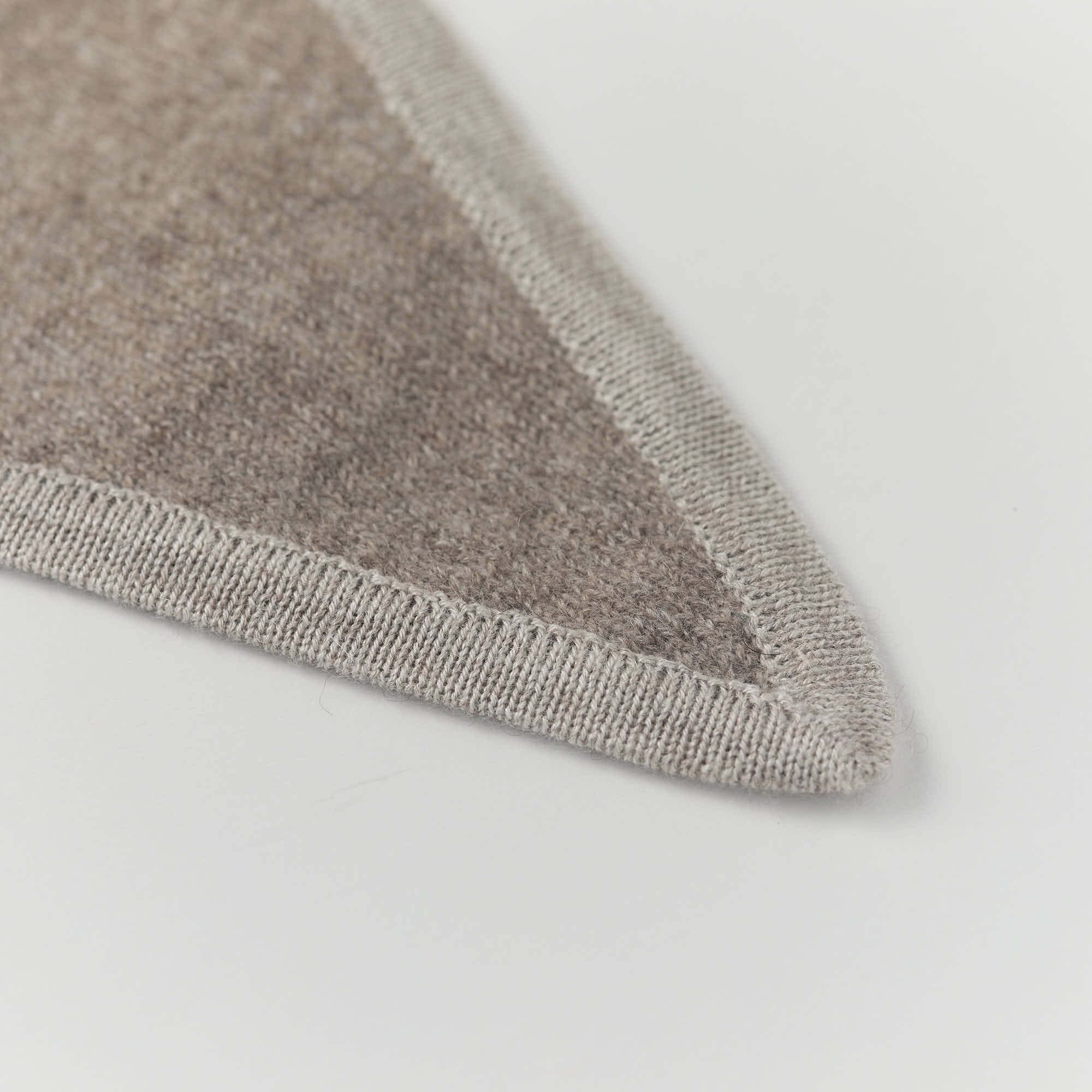 cashmere diamond-shaped knit scarf(カシミヤ ダイヤモンドスカーフ)