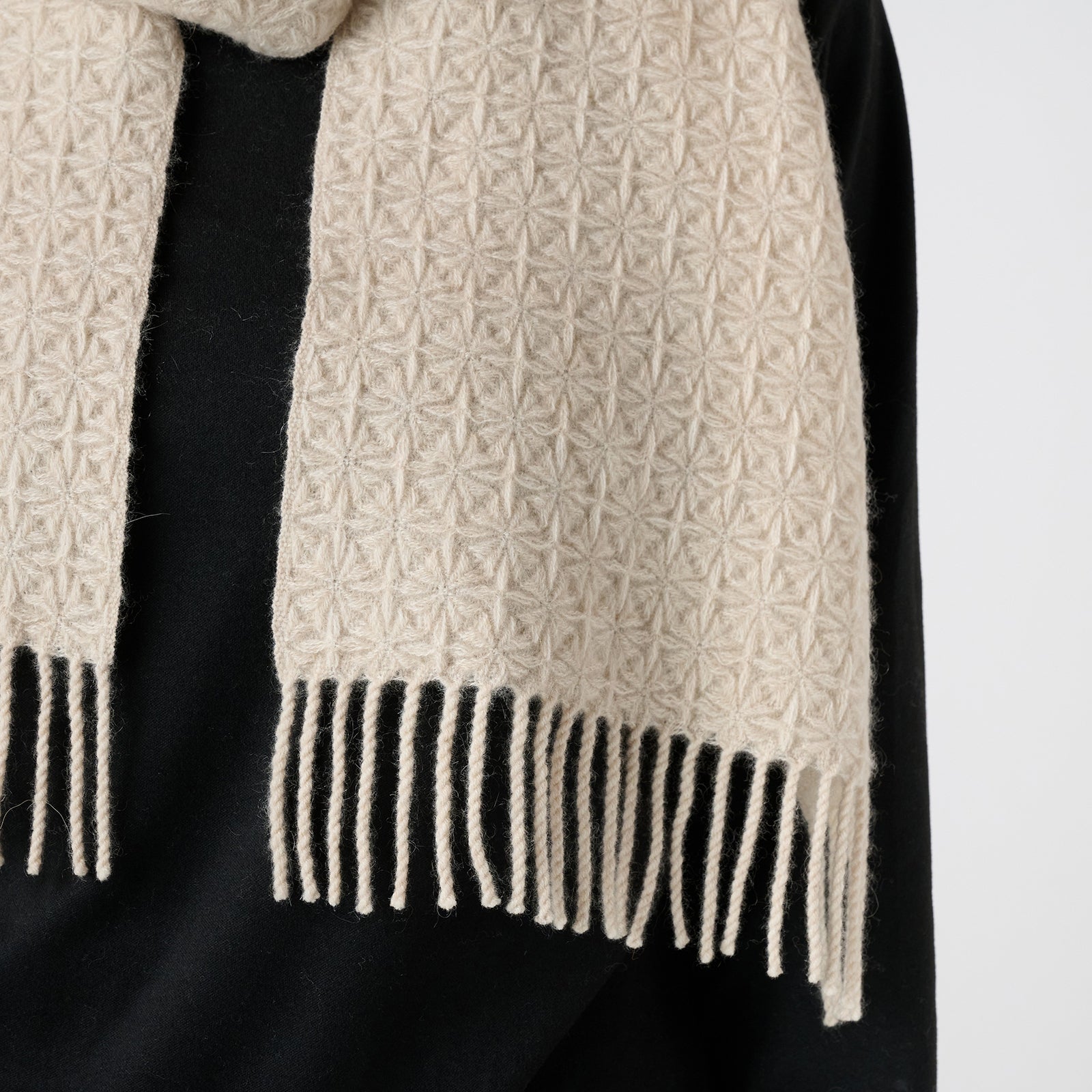 textured felted muffler（ぽこぽこ縮絨 マフラー）