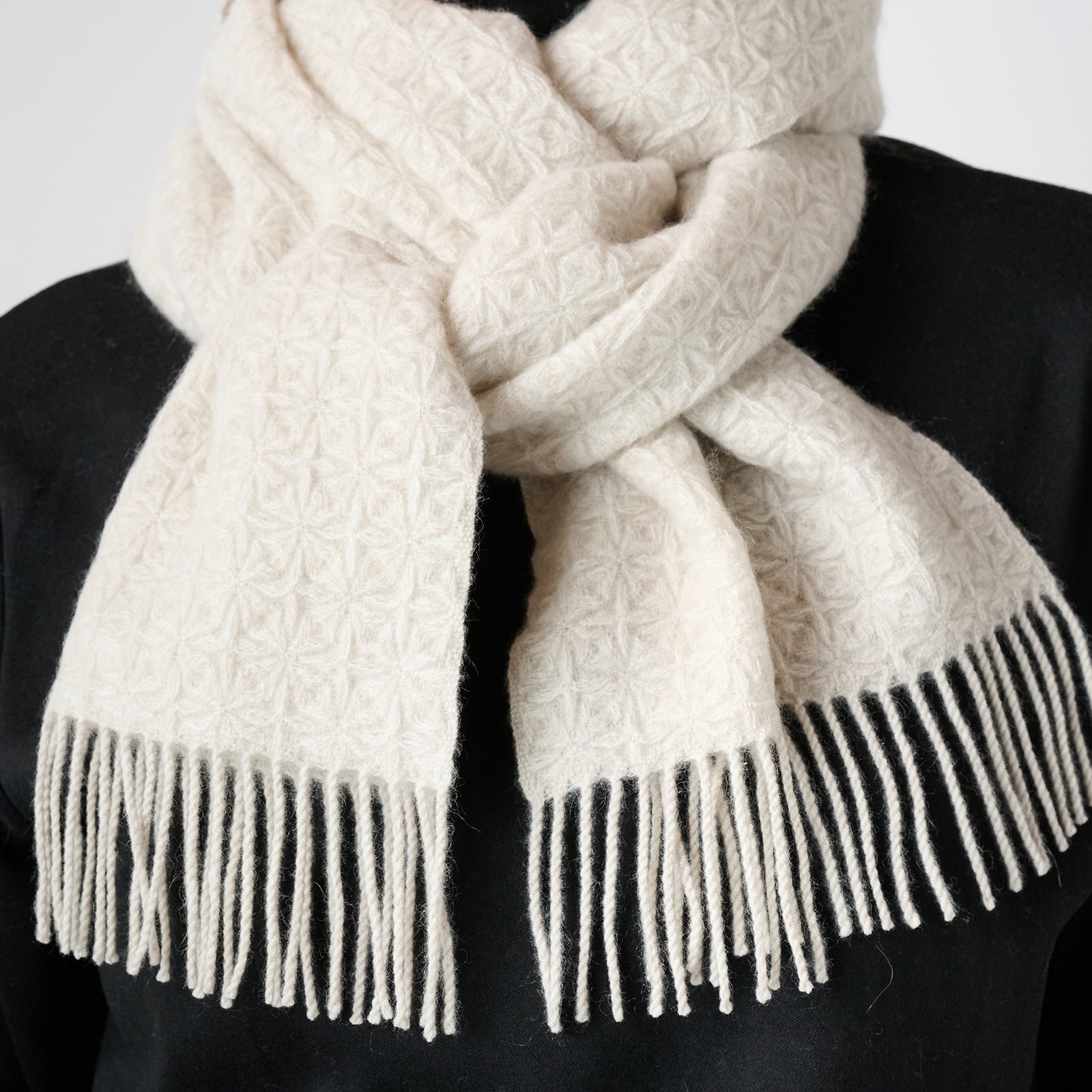 textured felted muffler（ぽこぽこ縮絨 マフラー）