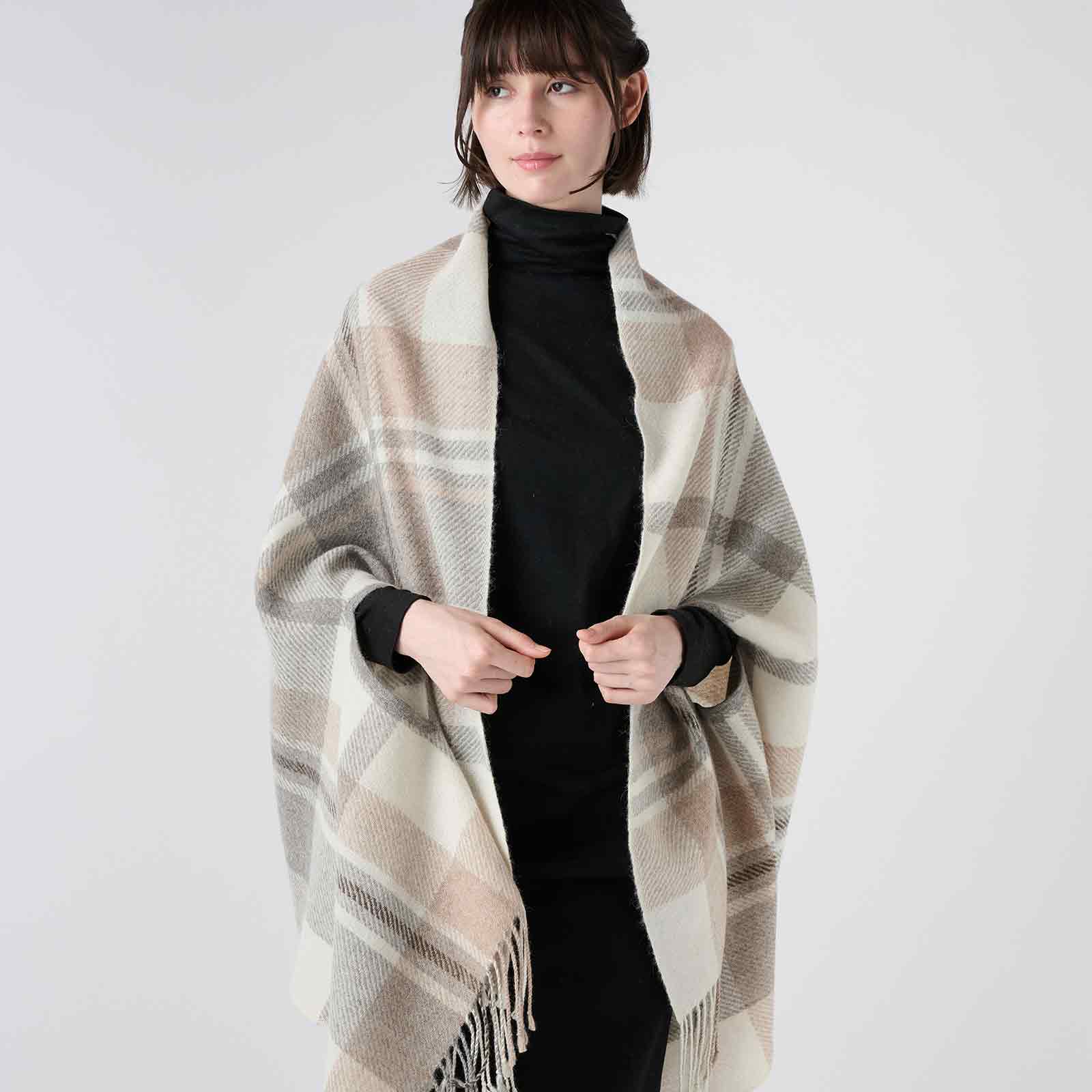 【Coming soon】llama stole with armholes（ラマ アームホール付きストール）