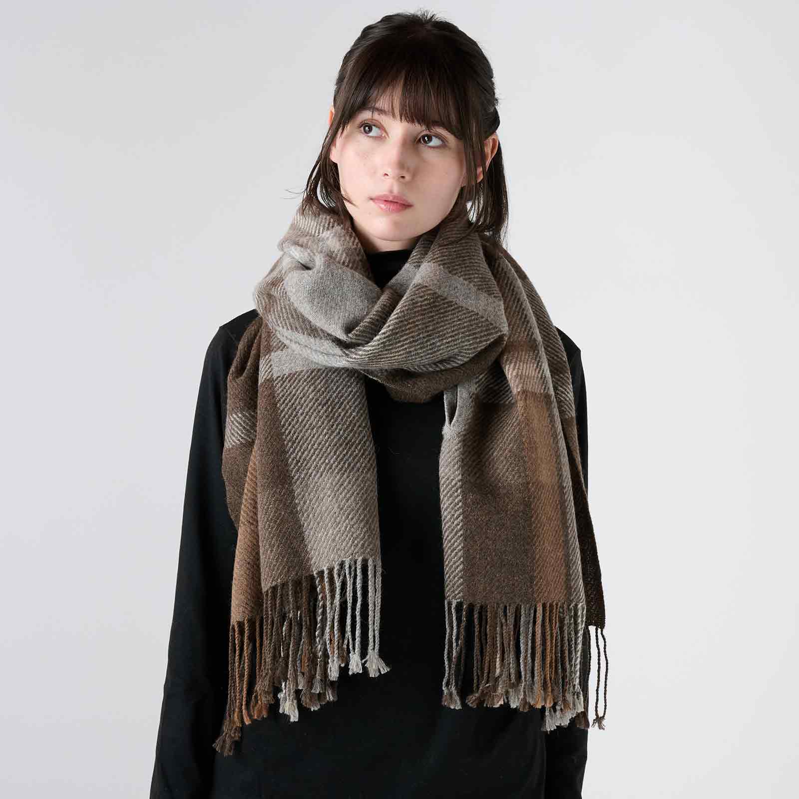 【Coming soon】llama stole with armholes（ラマ アームホール付きストール）