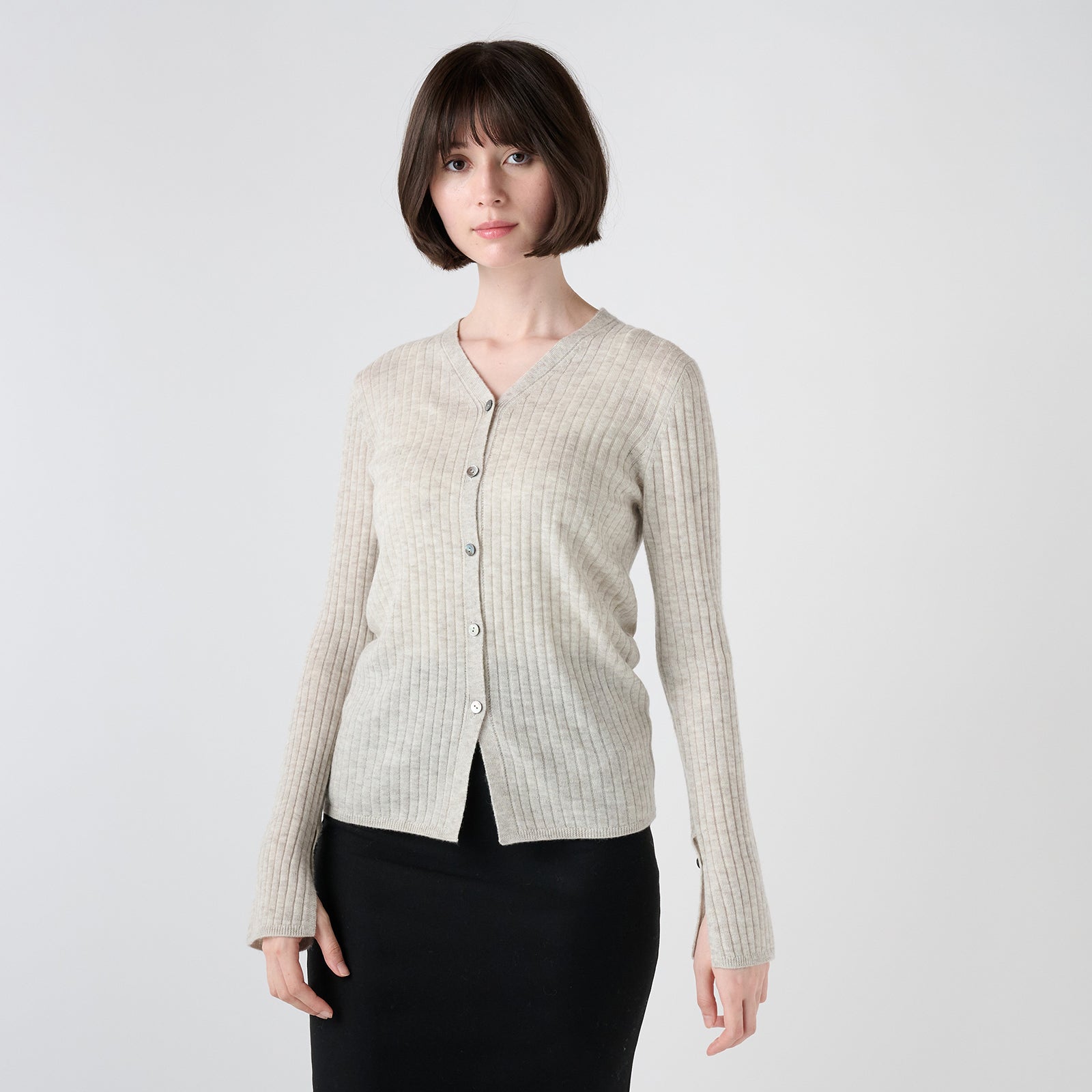 high gauge V-neck cardigan（ハイゲージ Vネックニットカーディガン）