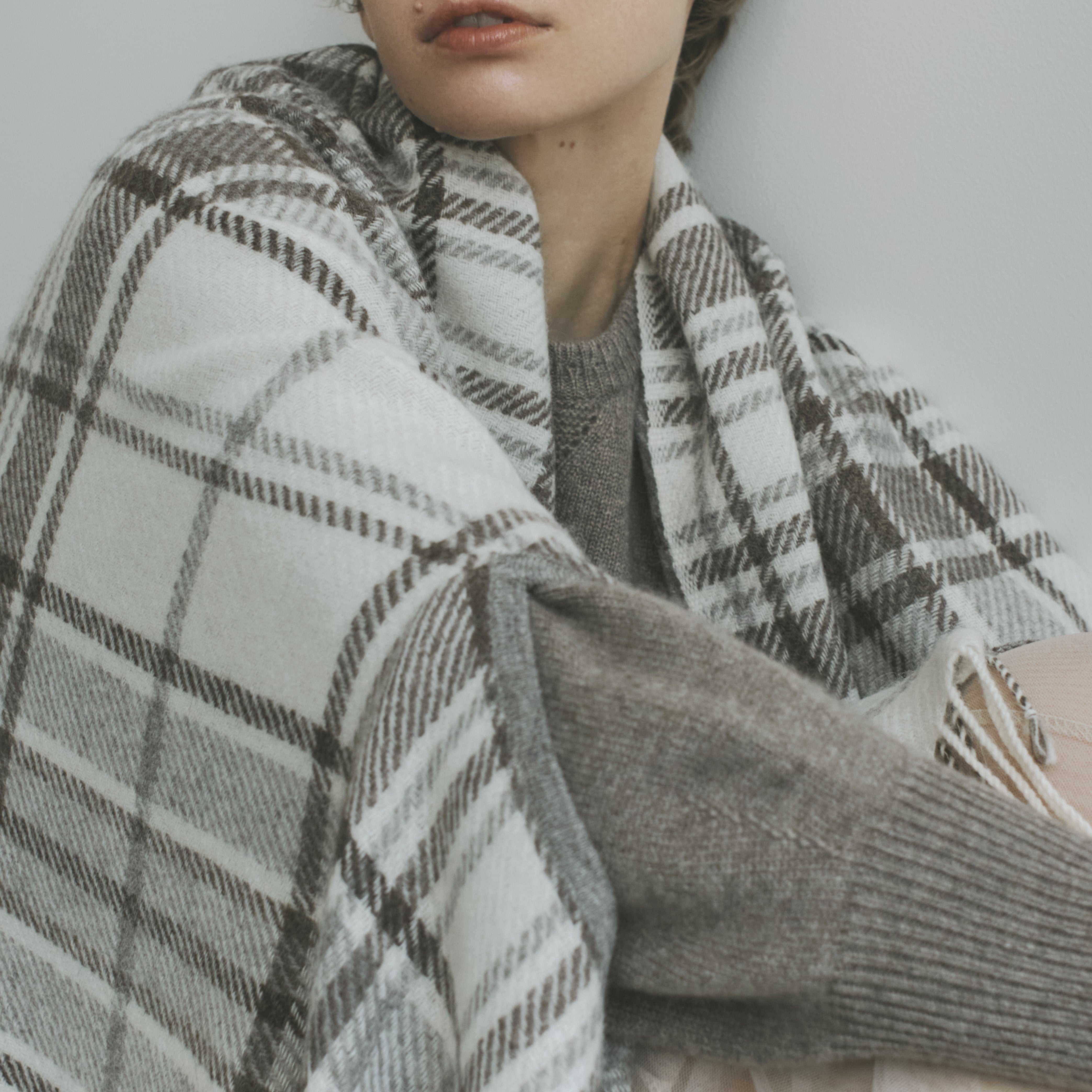 llama stole with arm holes(アームホール付きストール)